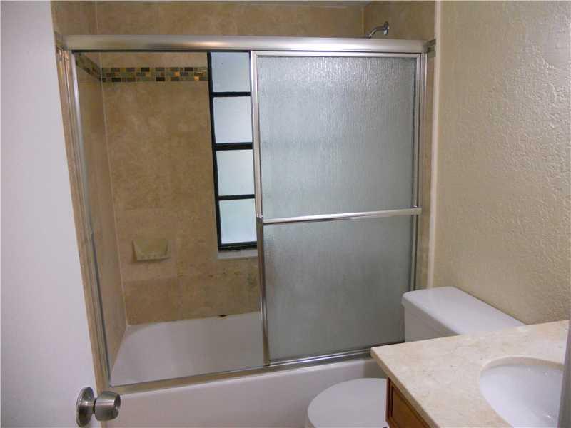 CORAL SPRINGS ESTATE TOWN - Residential Lease