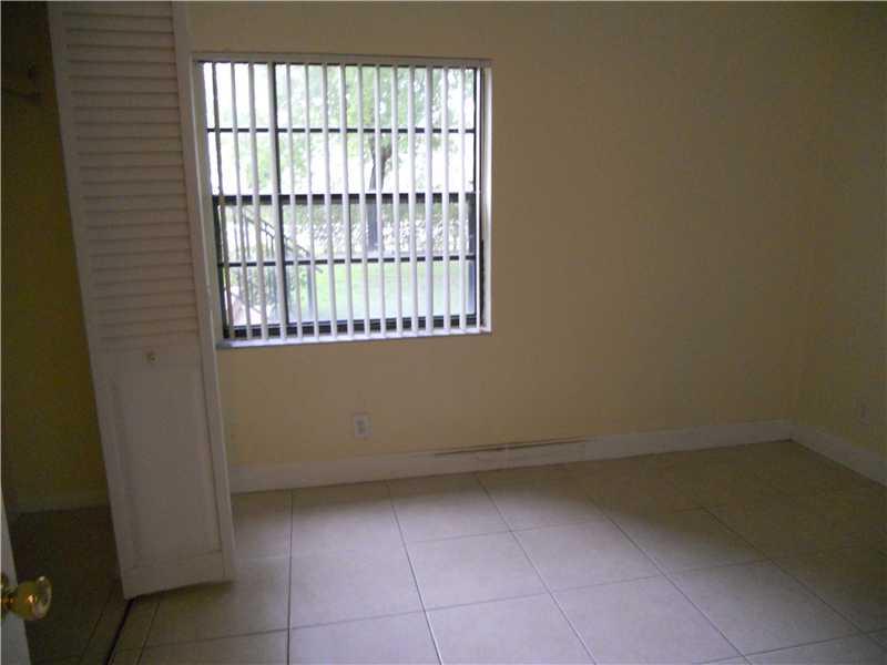 CORAL SPRINGS ESTATE TOWN - Residential Lease