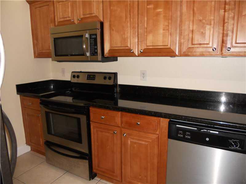 CORAL SPRINGS ESTATE TOWN - Residential Lease