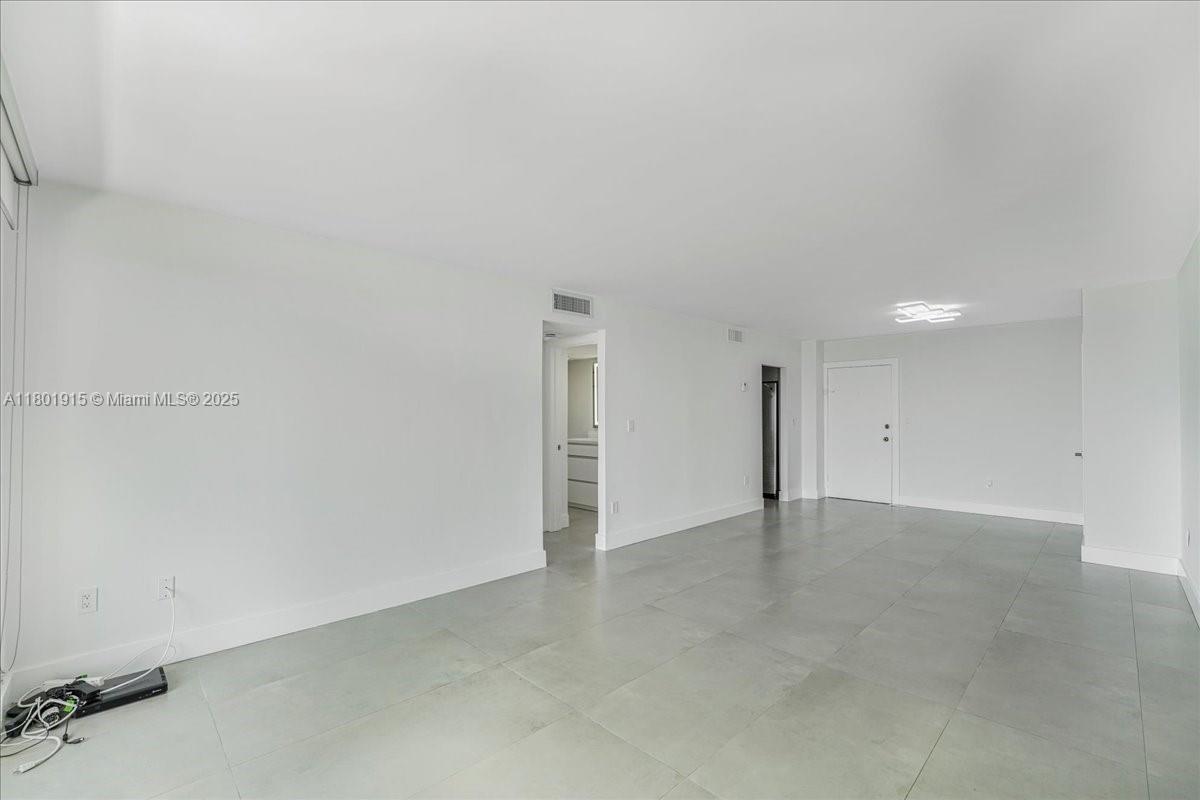 Kennedy House Condo - Residential
