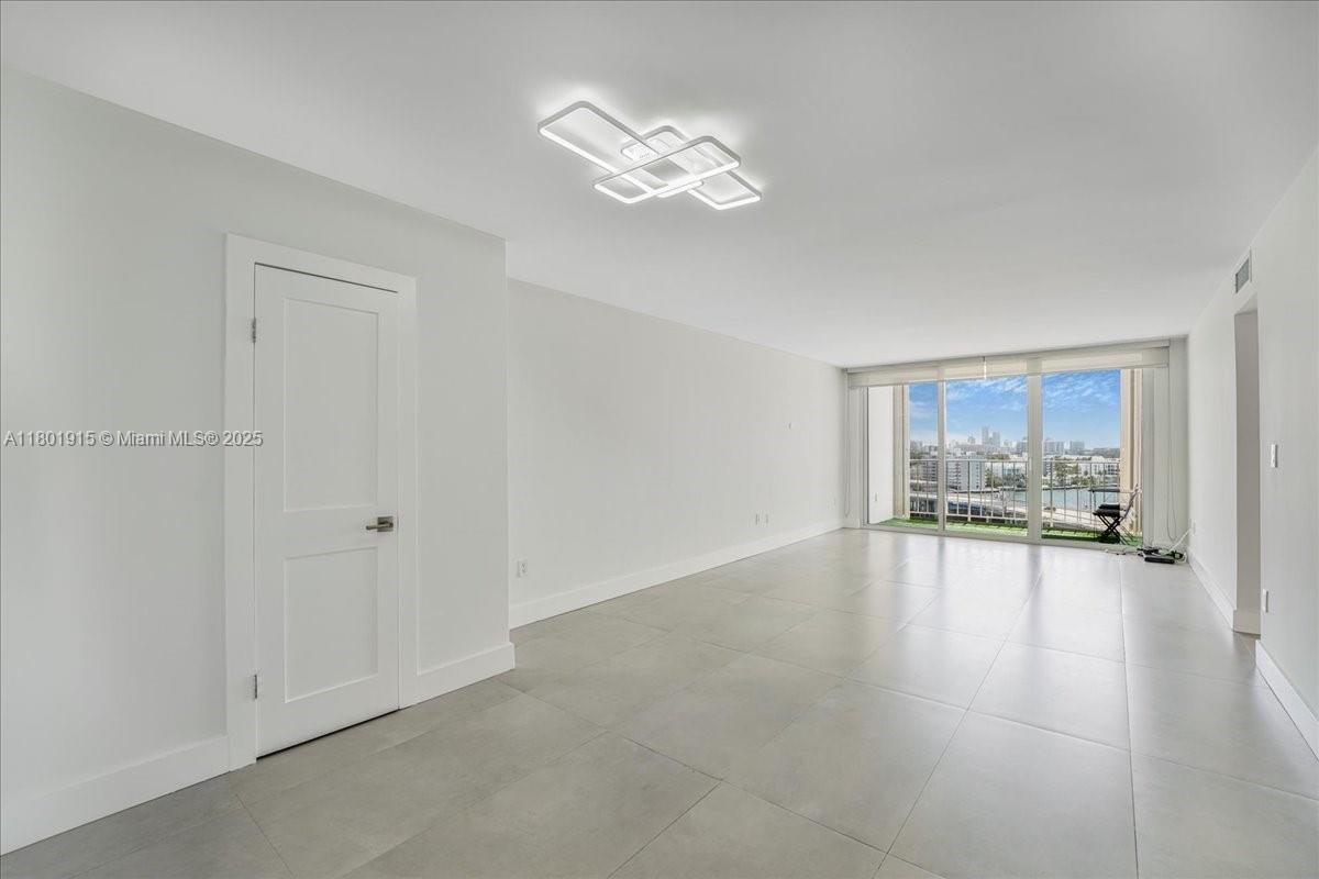 Kennedy House Condo - Residential