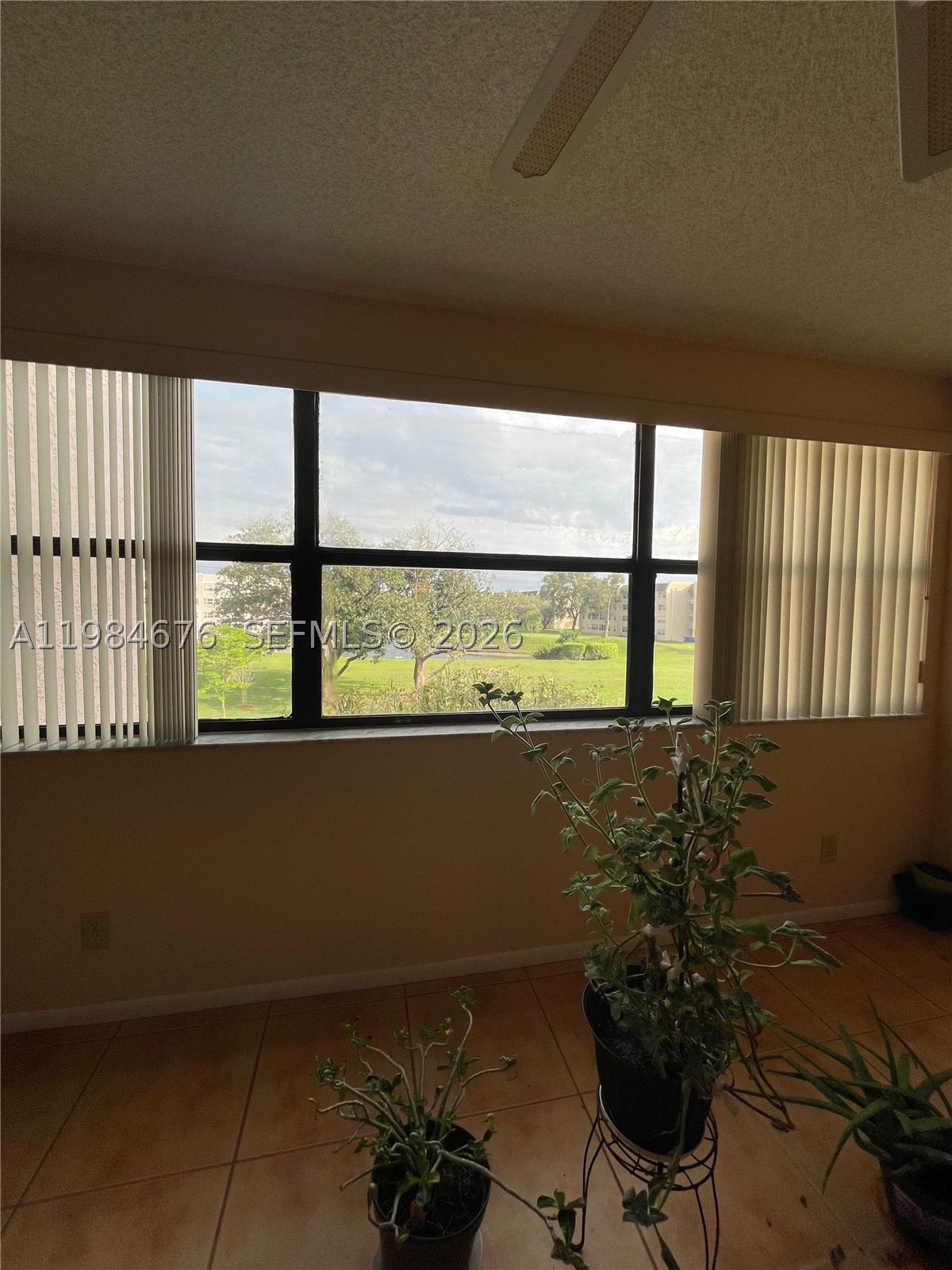 Welcome to this beautiful 2-bedroom, 2-bath condo in Sunrise Lakes (55+ community). It has an open layout, tile floors, washer/dryer. You're close to the pool and golf course, with amenities like pools, hot tub, sauna, gym, tennis courts, pickle-ball, movie theater, library, and clubhouse with food and internet.