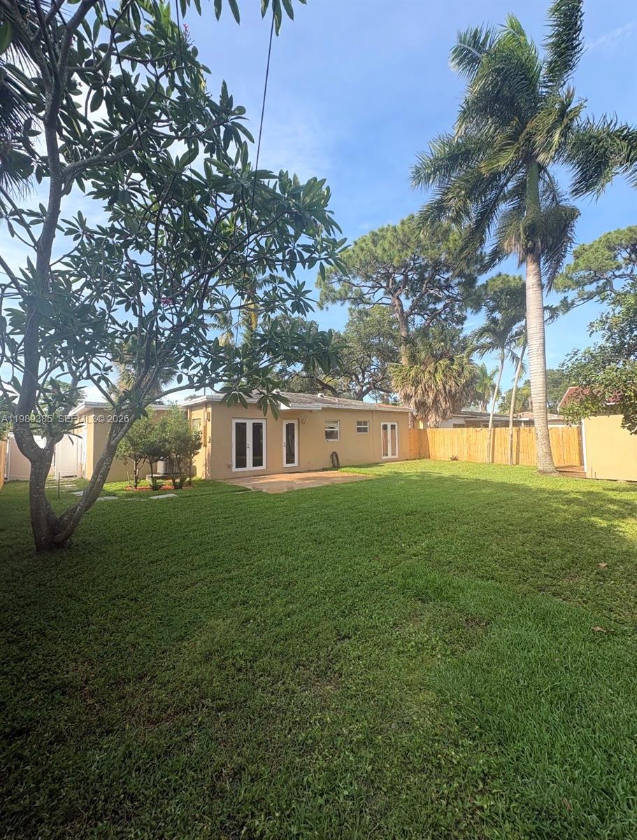 LAKEWAY - Residential