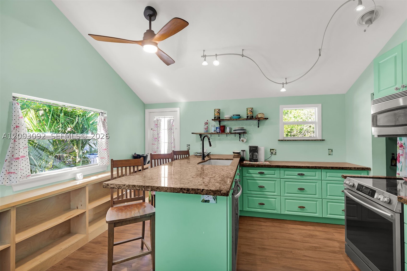 BOWENS ADD RIVIERA VILLAG - Residential
