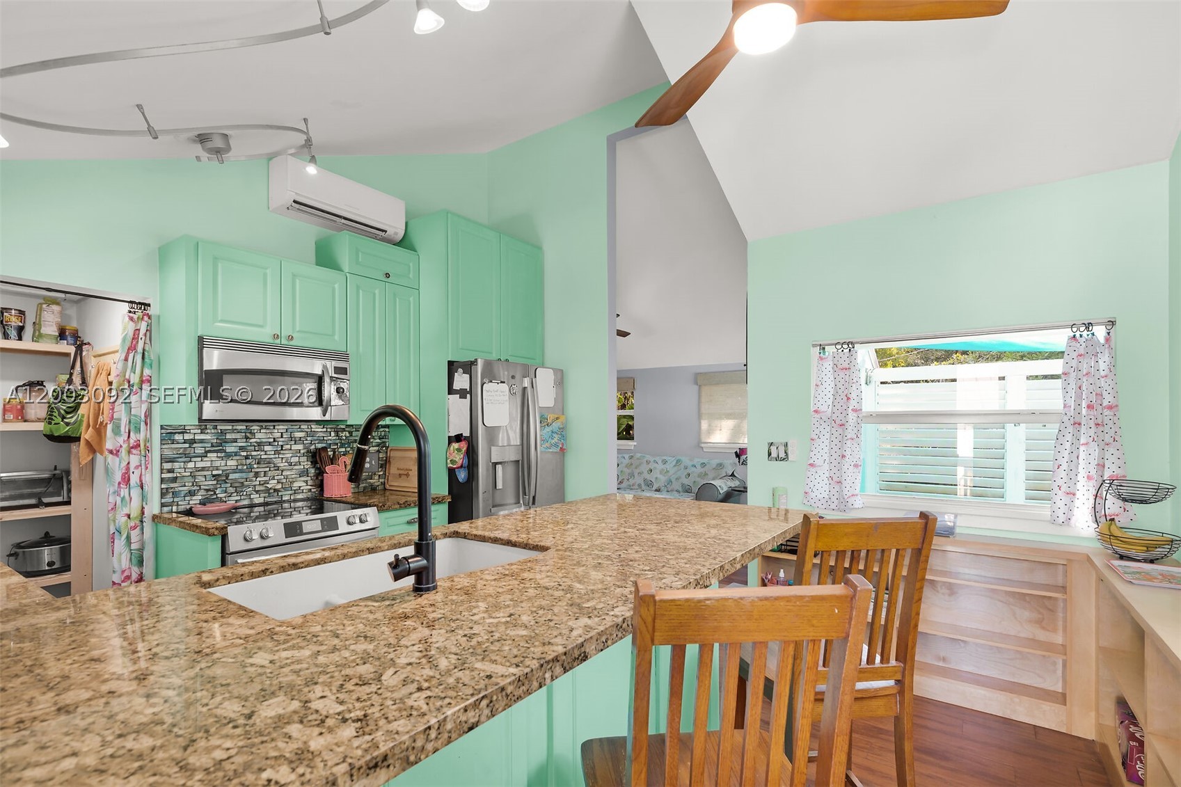 BOWENS ADD RIVIERA VILLAG - Residential