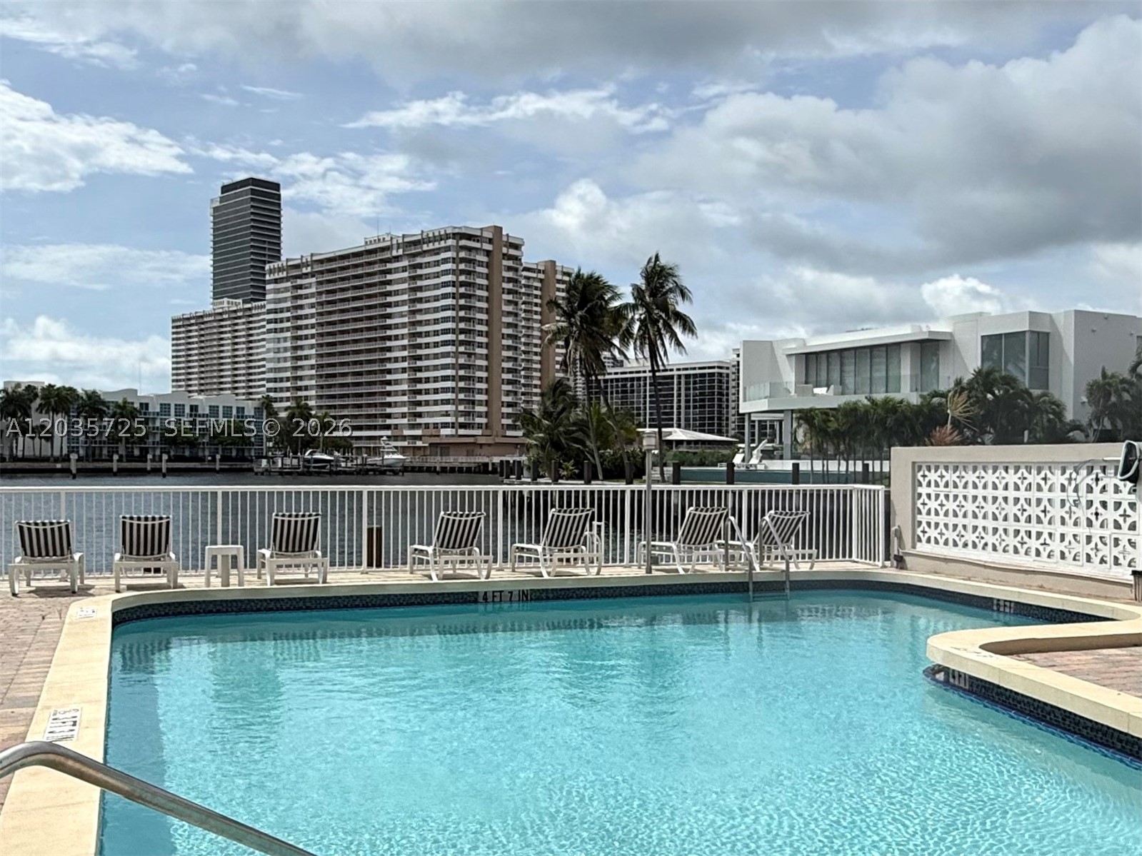 DORSEY ARMS CONDO - Residential