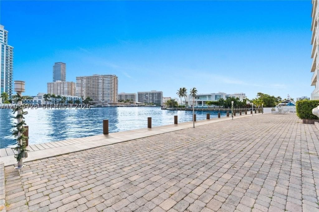 DORSEY ARMS CONDO - Residential