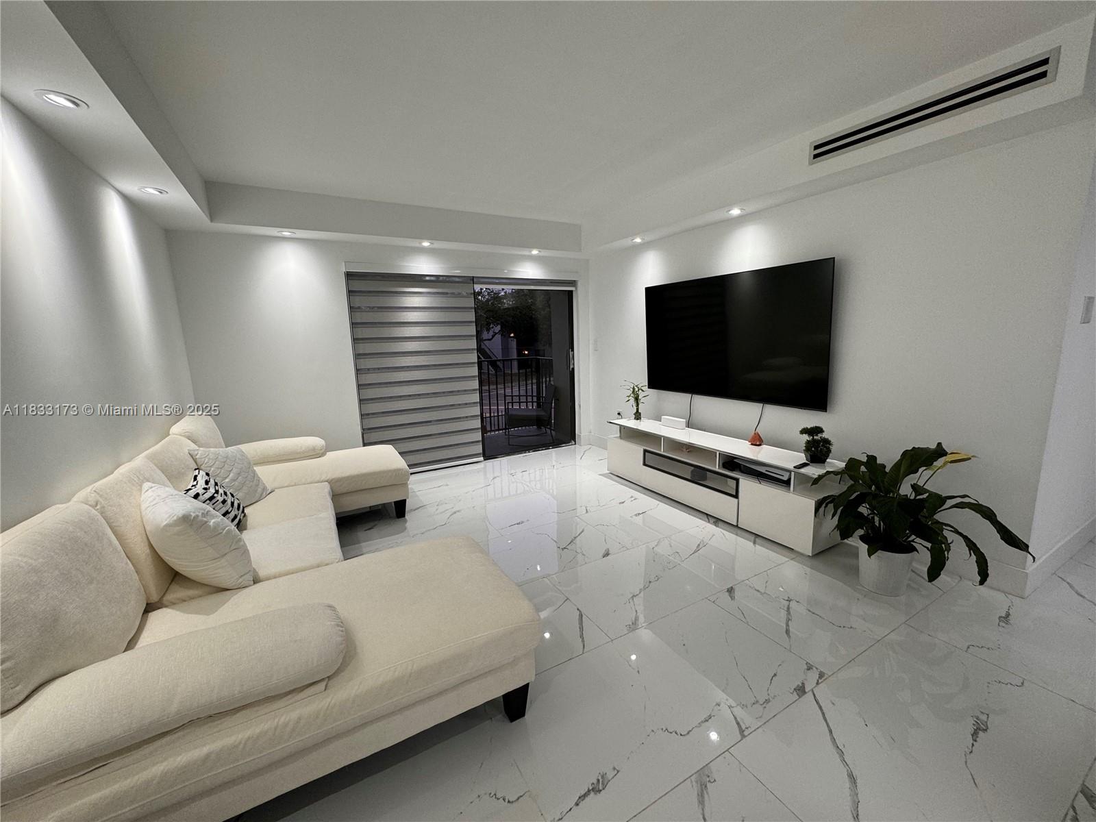 VILLA BELLINI CONDO - Residential