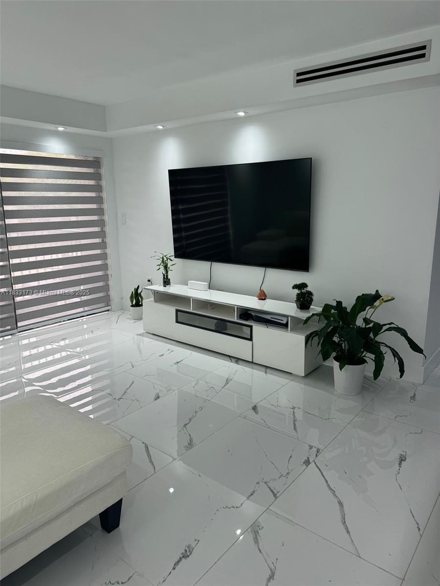VILLA BELLINI CONDO - Residential