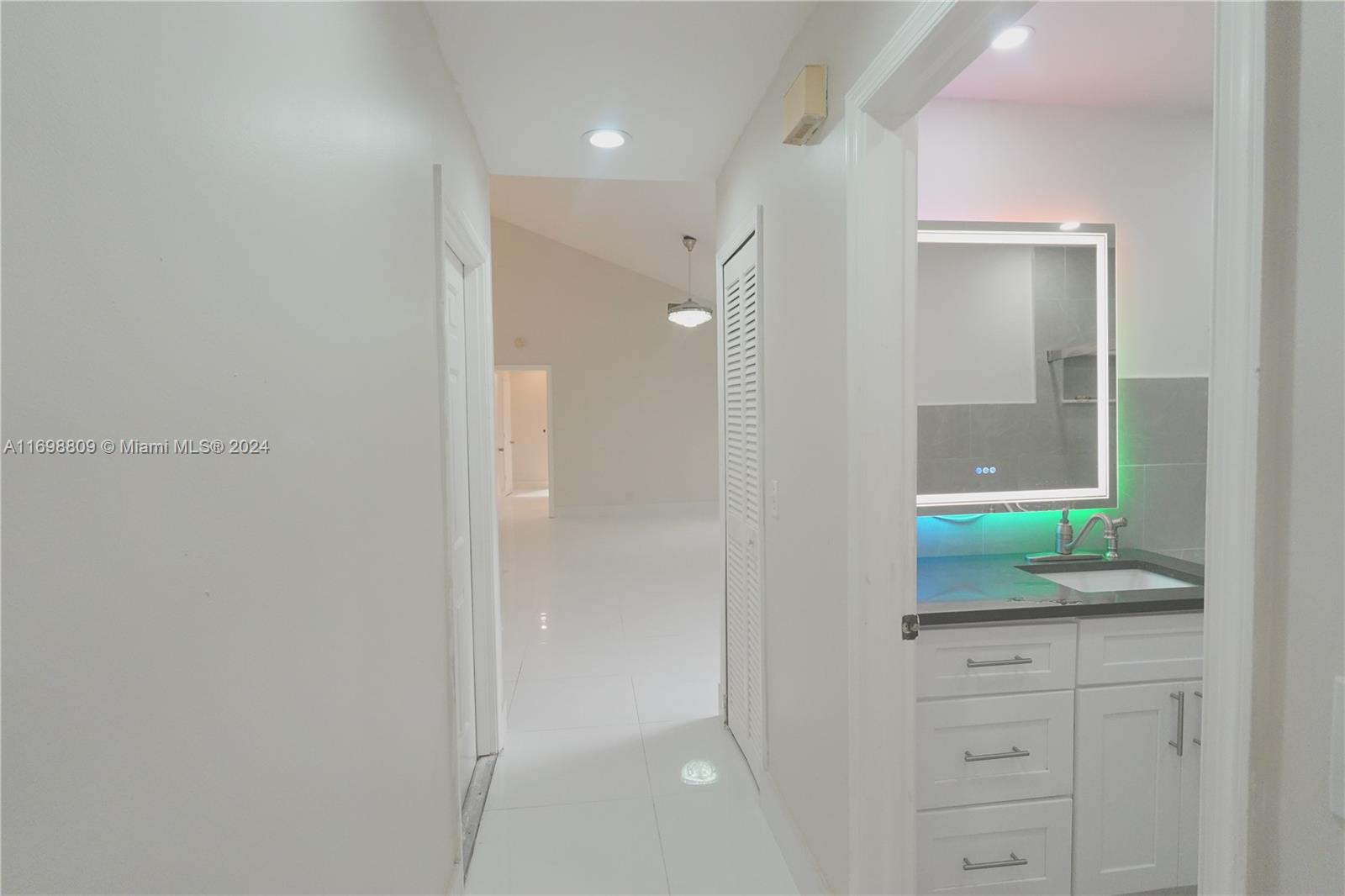 VILLAS DE LA COSTA CONDO - Residential Lease