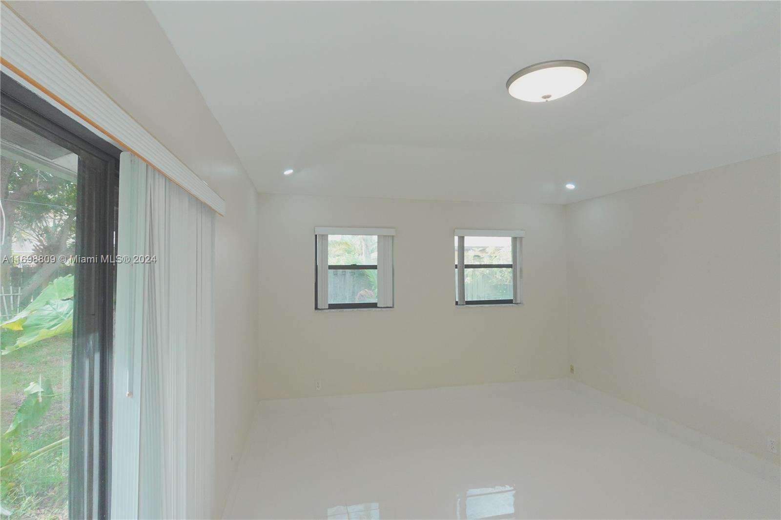 VILLAS DE LA COSTA CONDO - Residential Lease