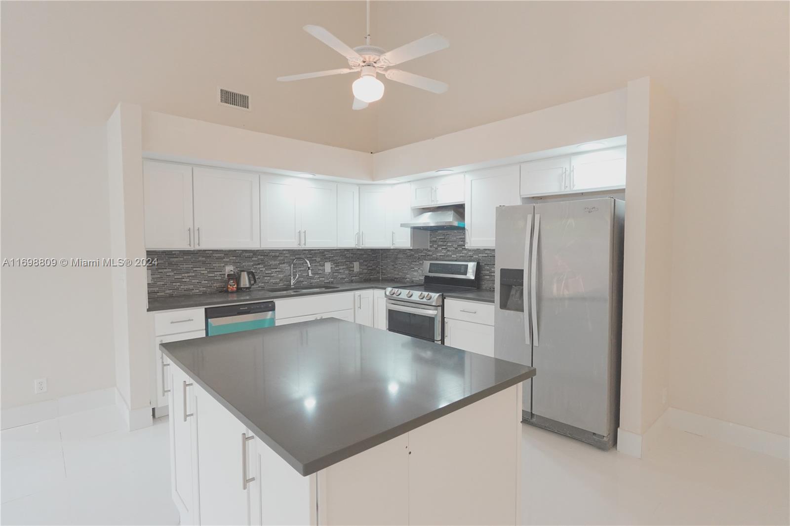 VILLAS DE LA COSTA CONDO - Residential Lease