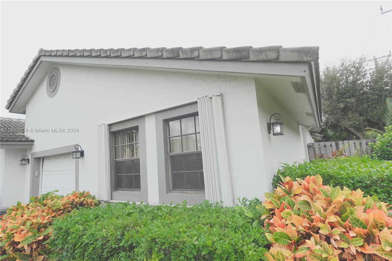 VILLAS DE LA COSTA CONDO - Residential Lease