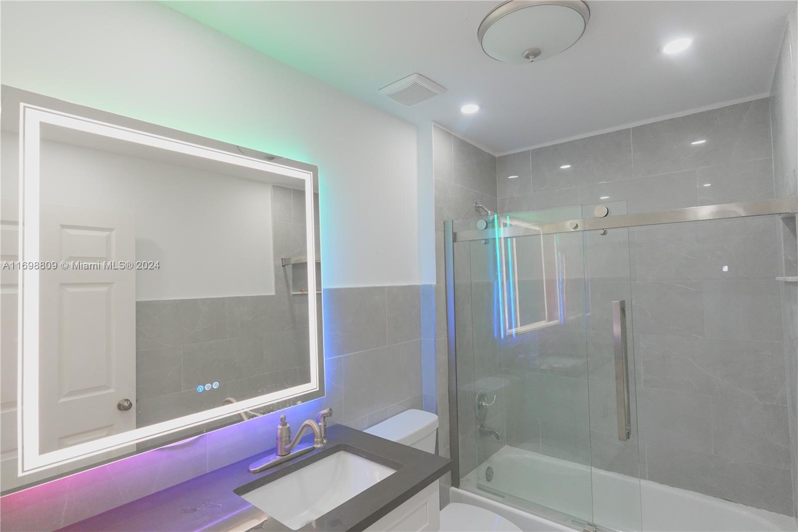 VILLAS DE LA COSTA CONDO - Residential Lease