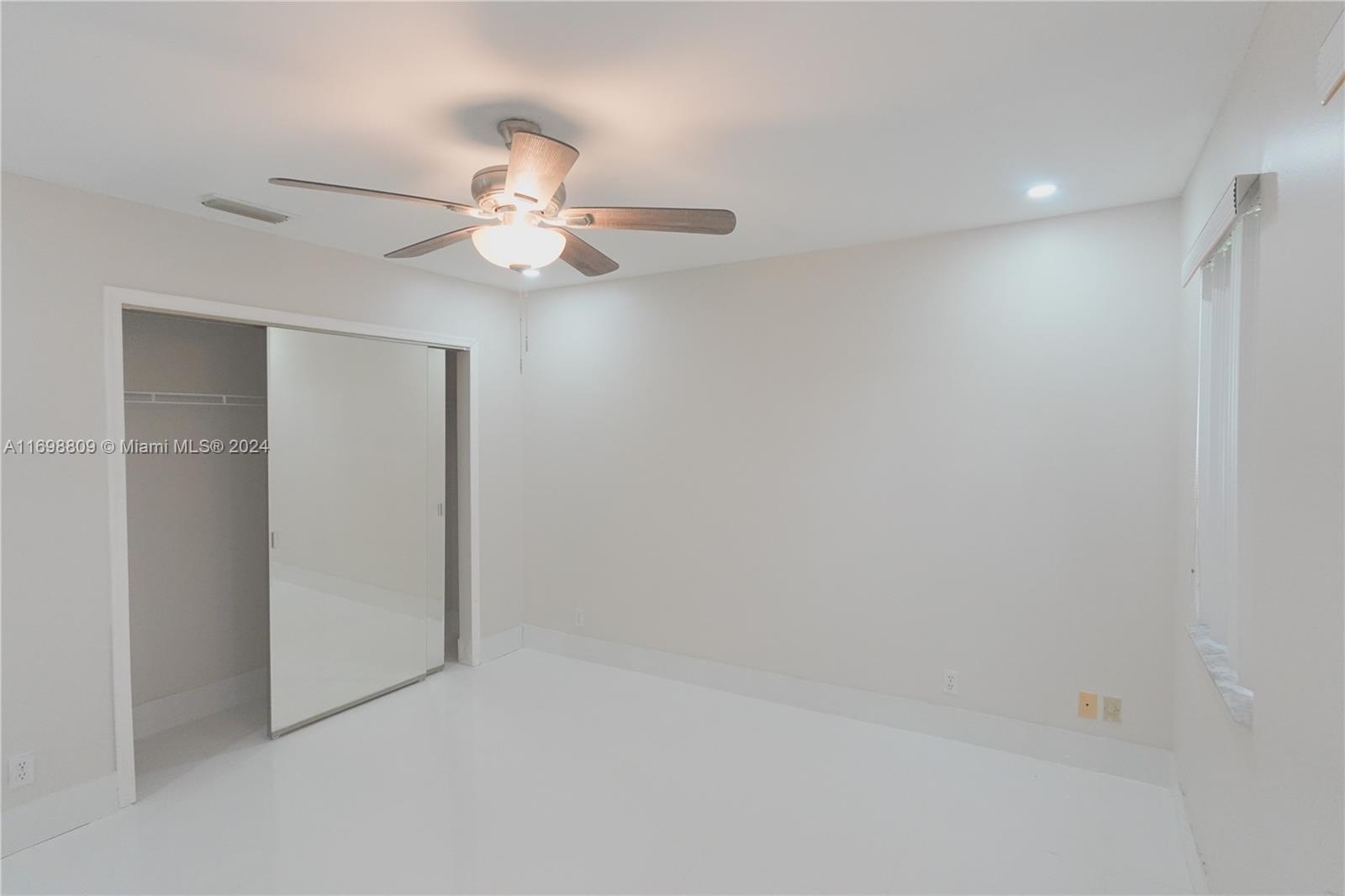 VILLAS DE LA COSTA CONDO - Residential Lease