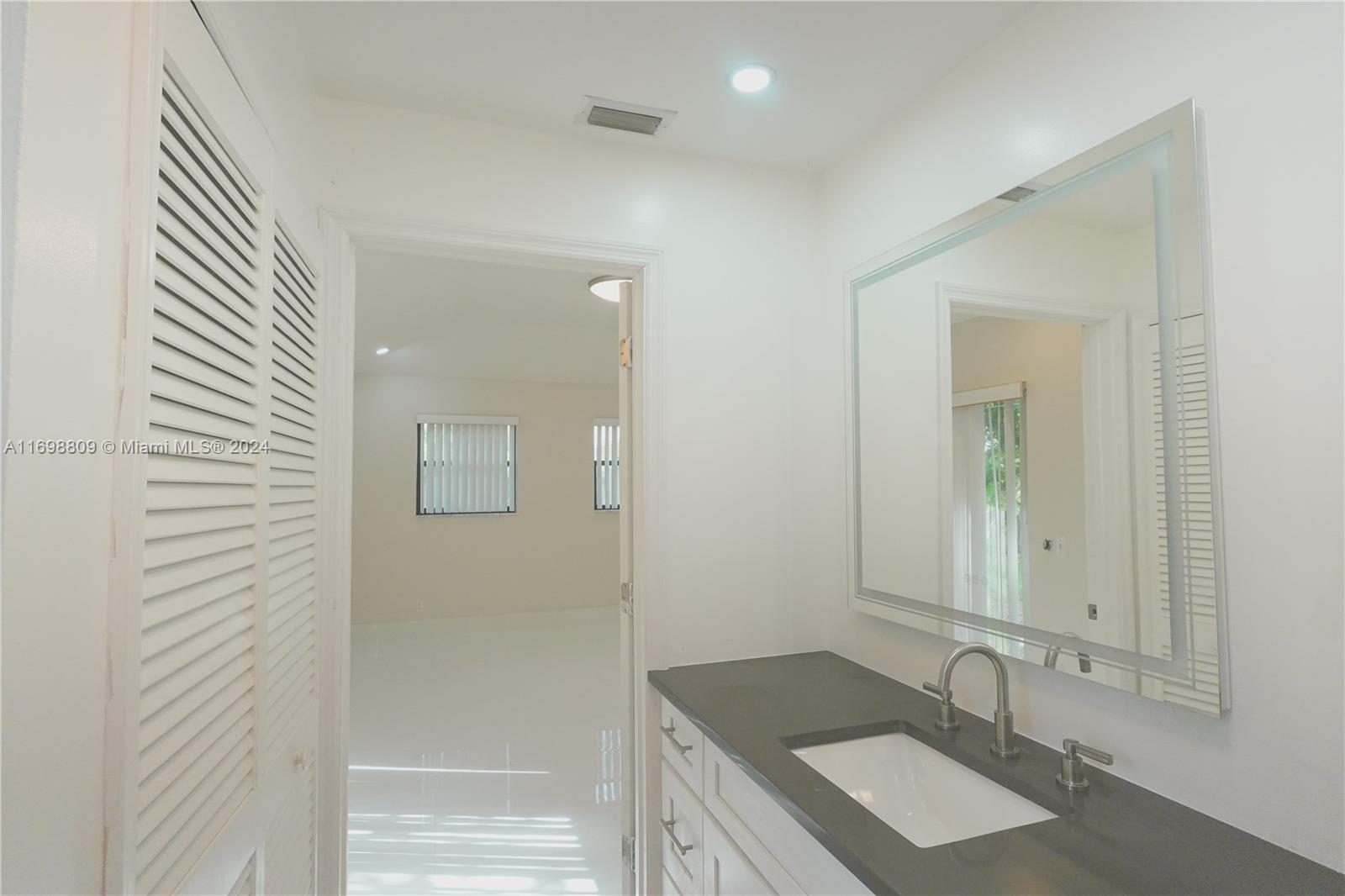 VILLAS DE LA COSTA CONDO - Residential Lease