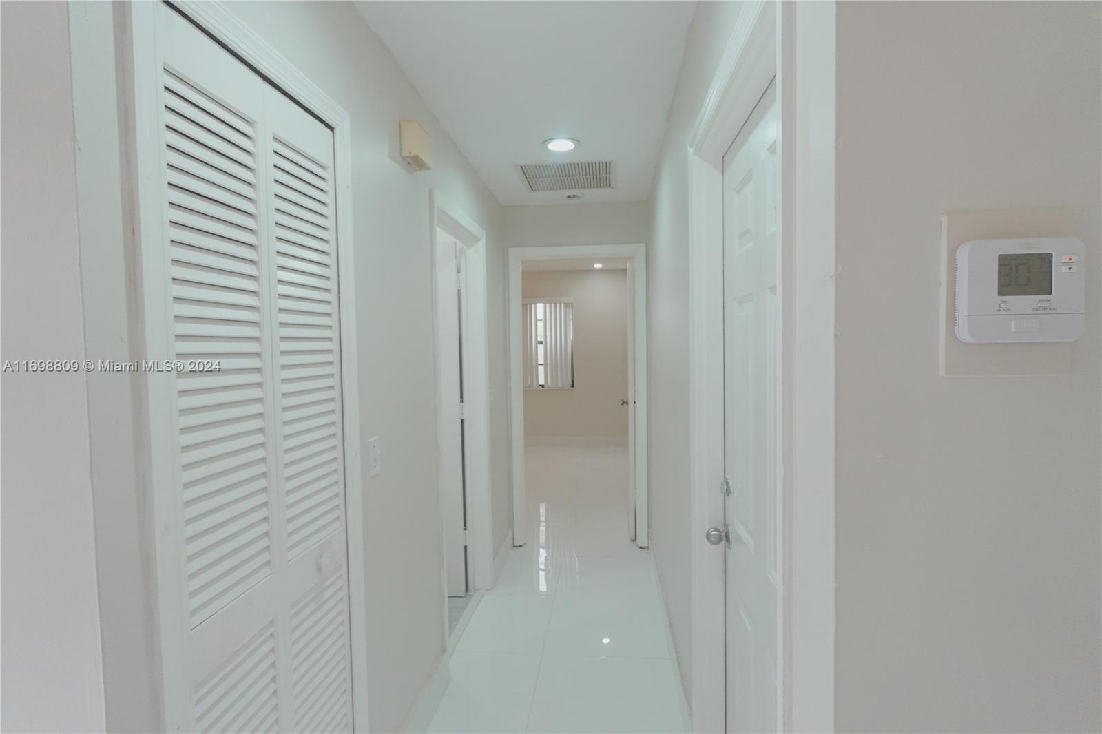 VILLAS DE LA COSTA CONDO - Residential Lease