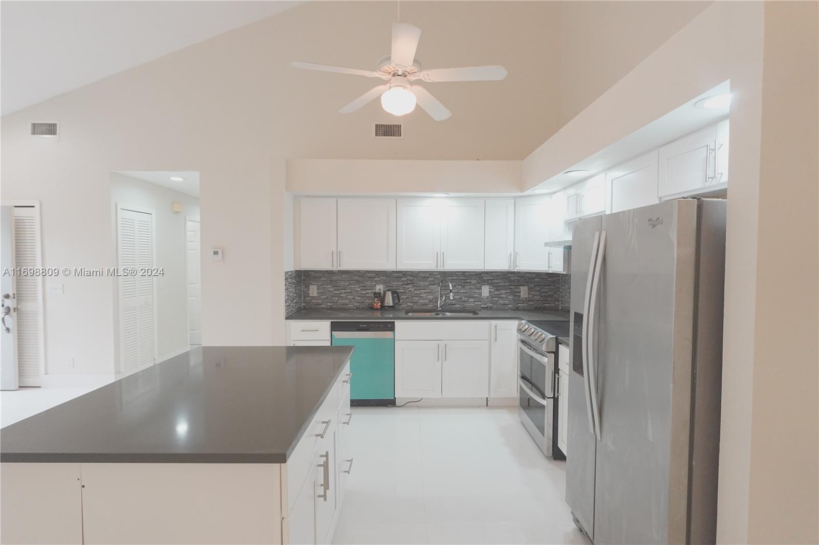 VILLAS DE LA COSTA CONDO - Residential Lease