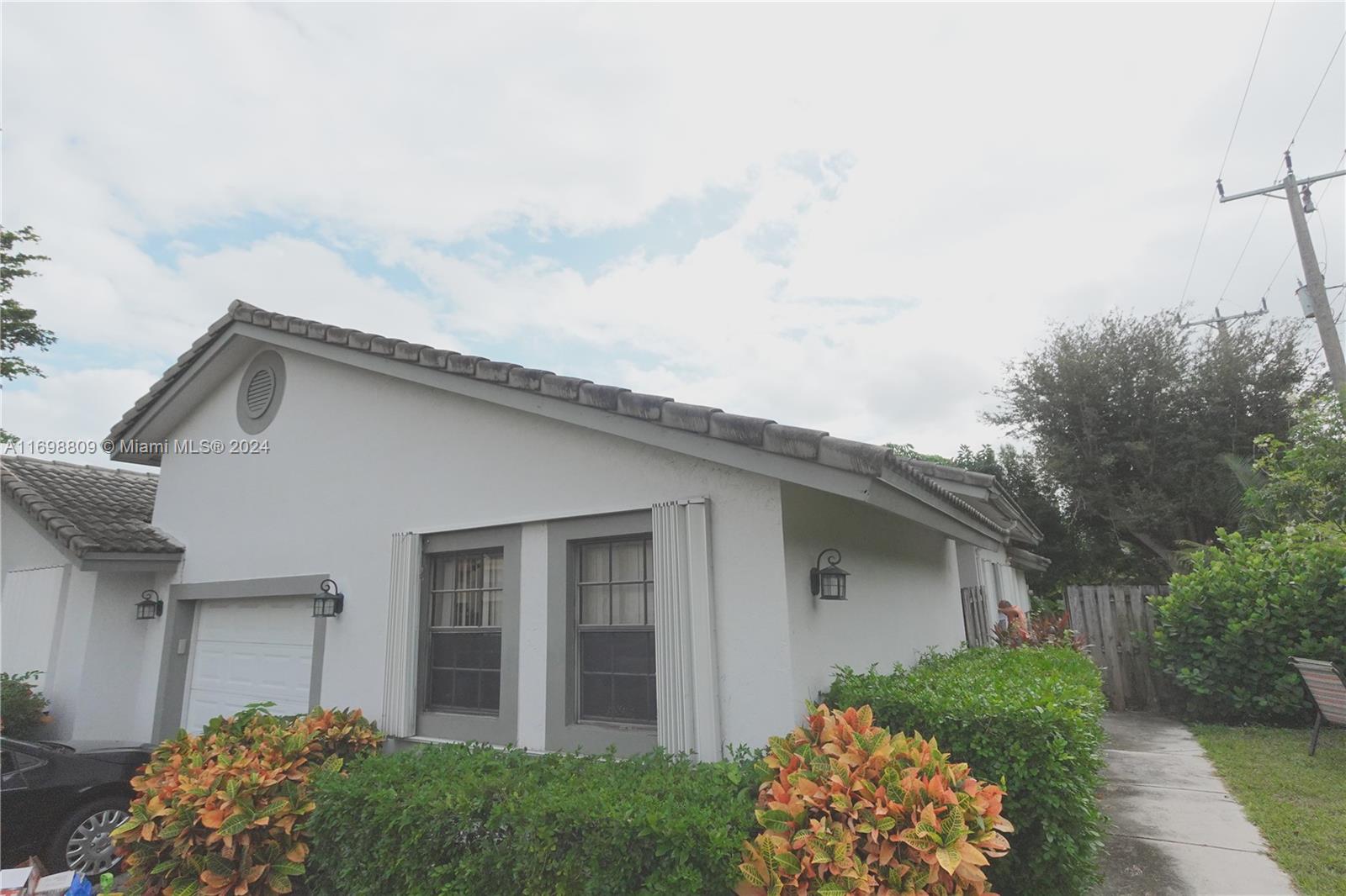 VILLAS DE LA COSTA CONDO - Residential Lease
