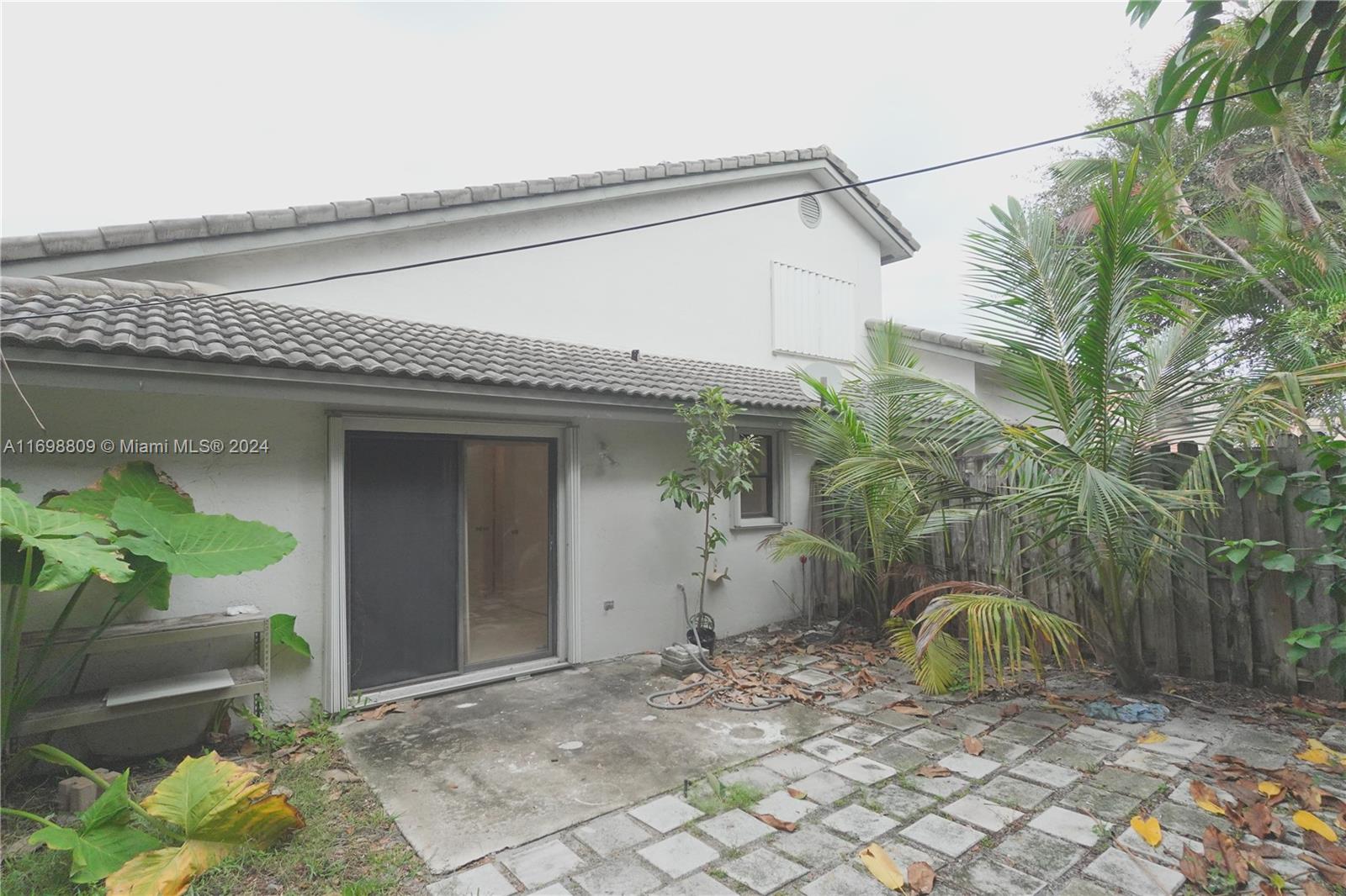 VILLAS DE LA COSTA CONDO - Residential Lease