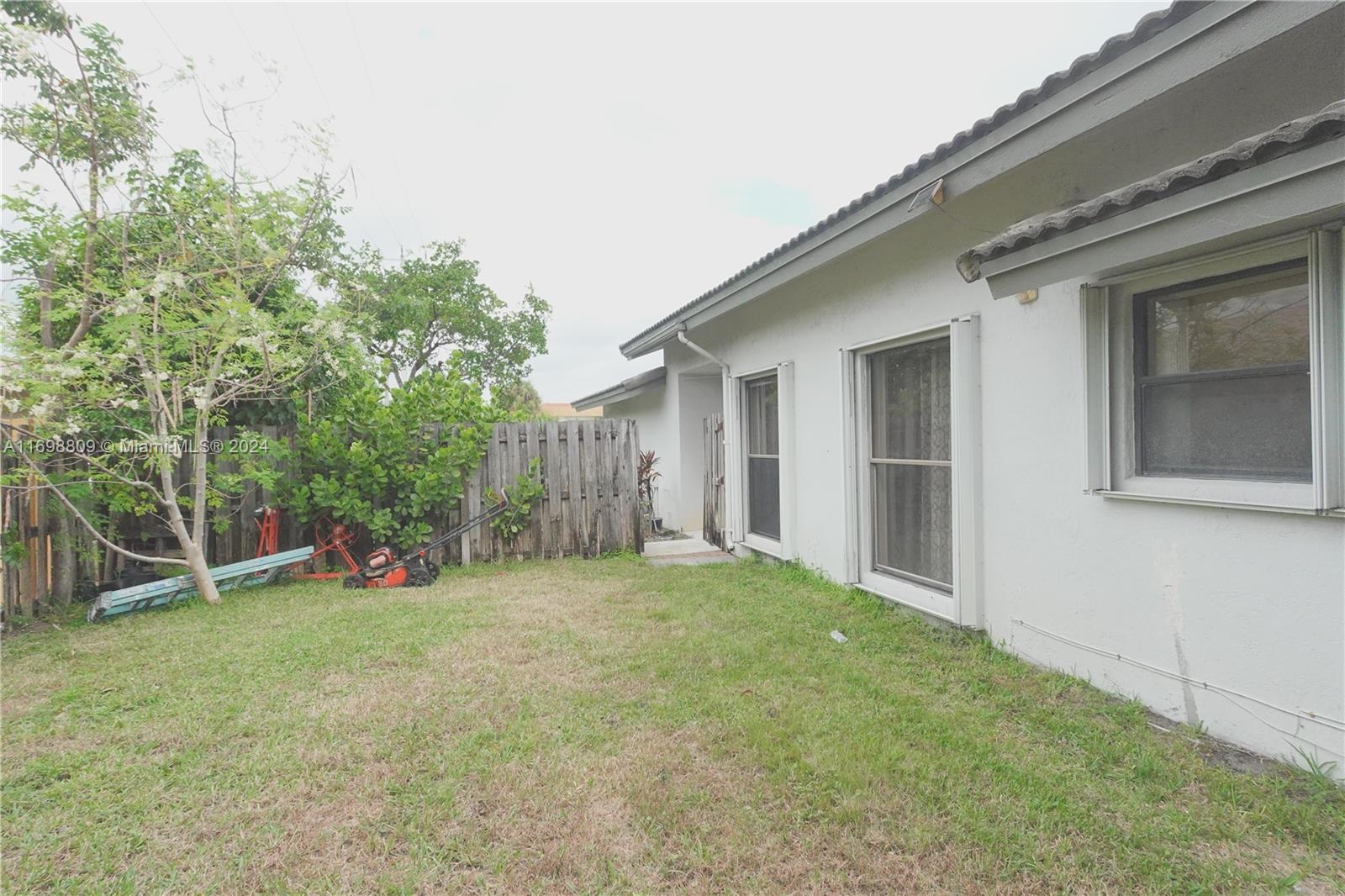 VILLAS DE LA COSTA CONDO - Residential Lease