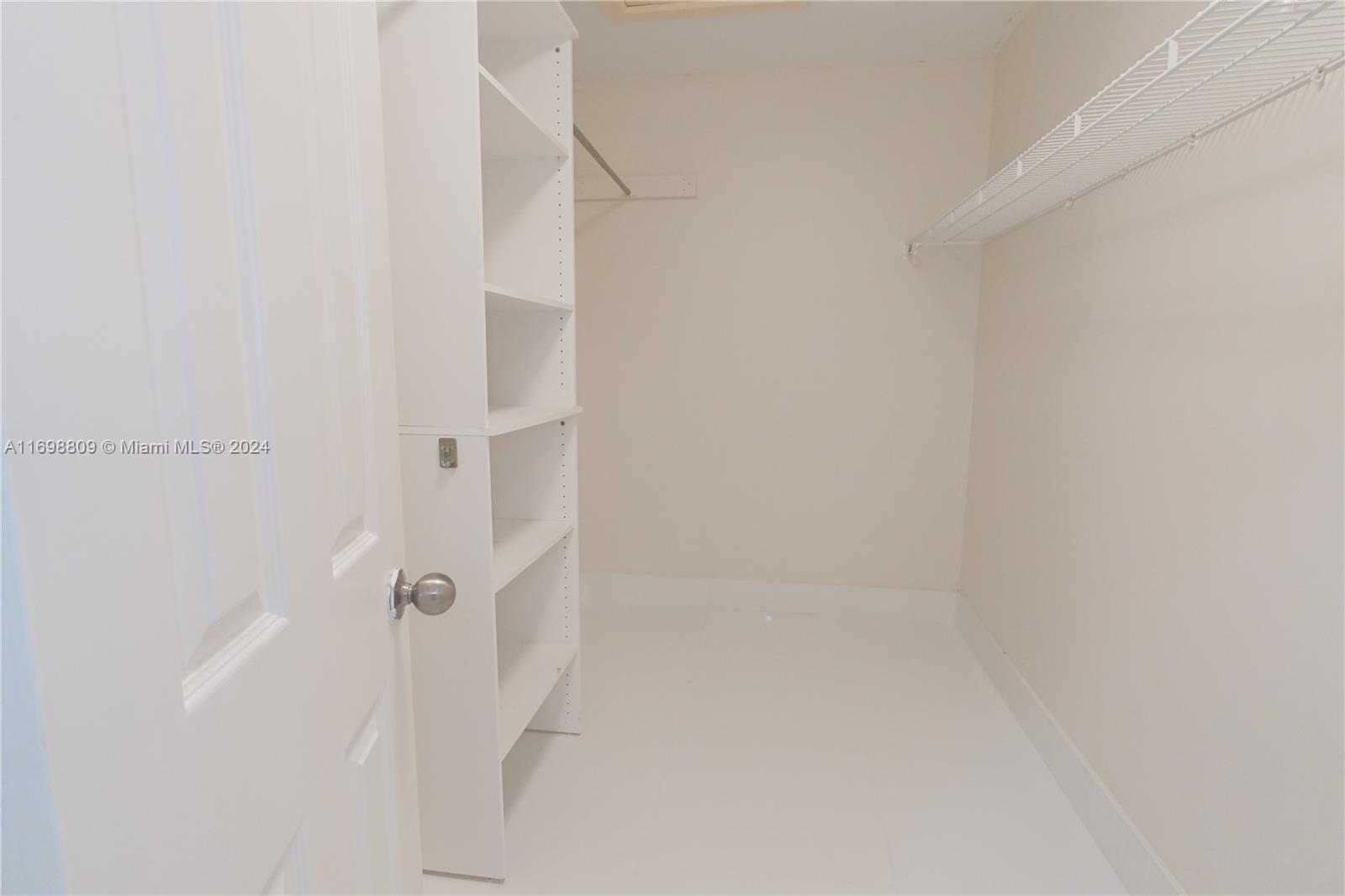VILLAS DE LA COSTA CONDO - Residential Lease