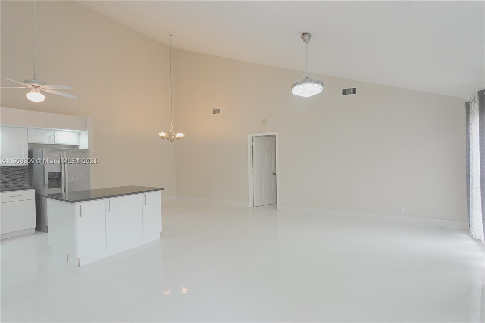 VILLAS DE LA COSTA CONDO - Residential Lease