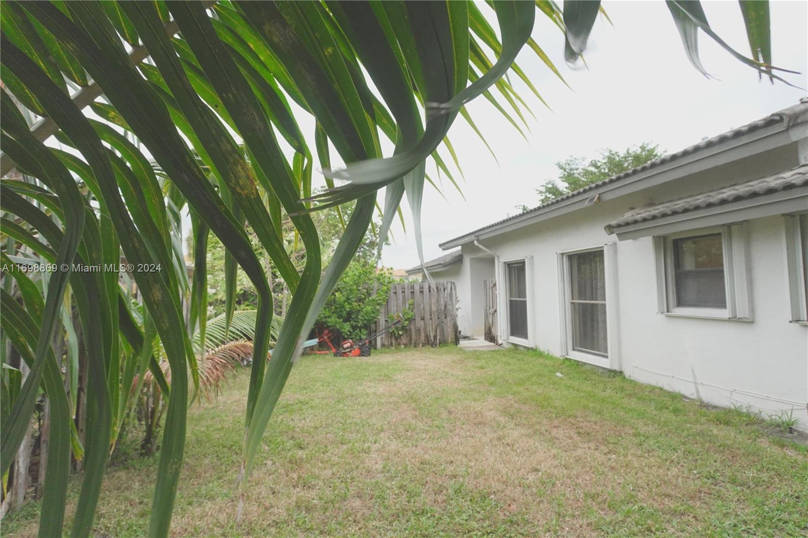 VILLAS DE LA COSTA CONDO - Residential Lease