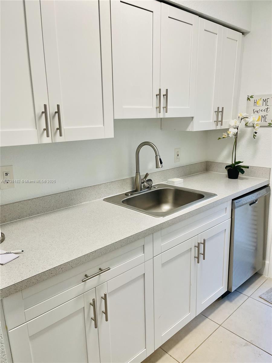 EDGEWATER OF CORAL GABLES - Residential Lease