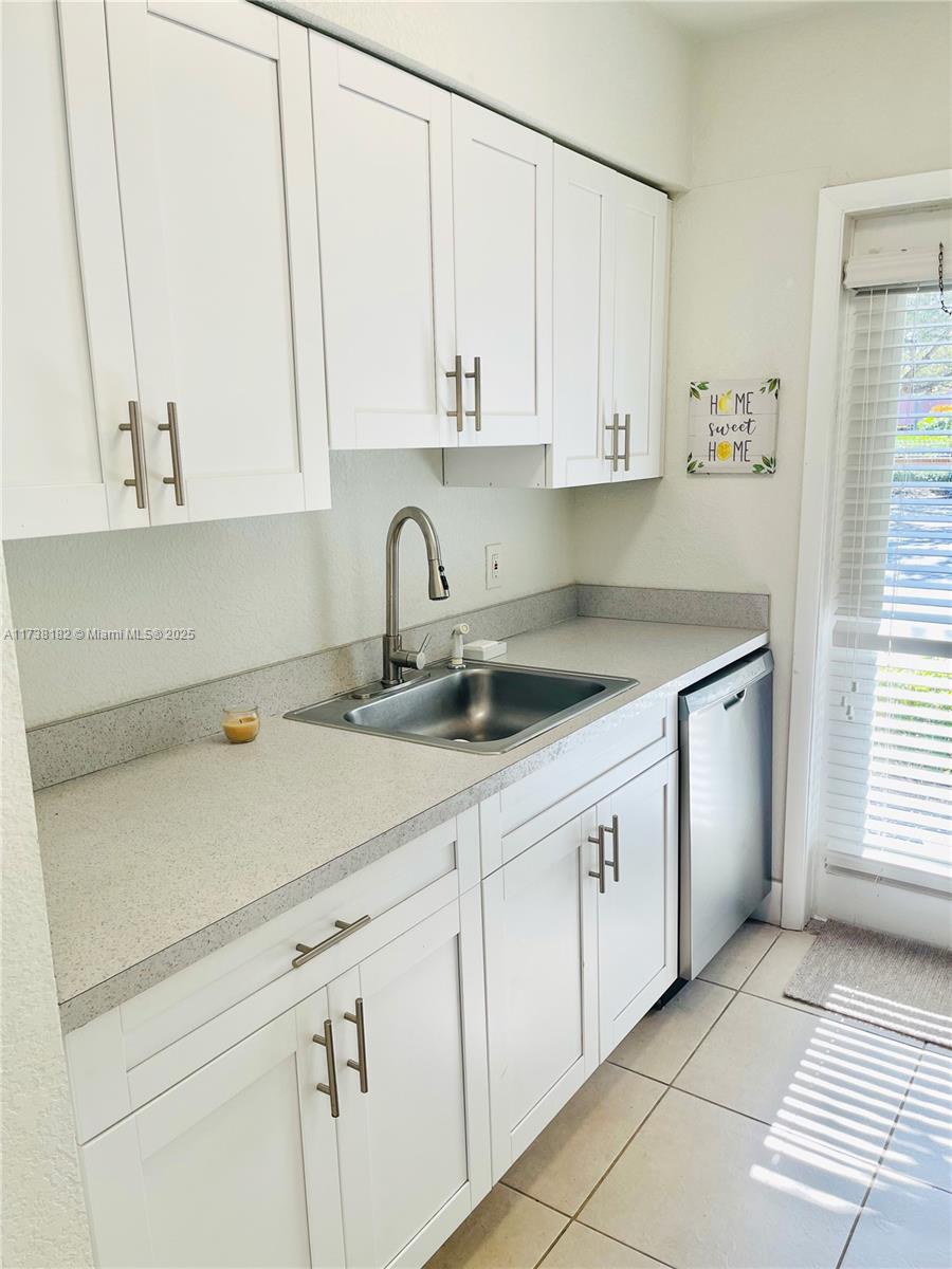 EDGEWATER OF CORAL GABLES - Residential Lease