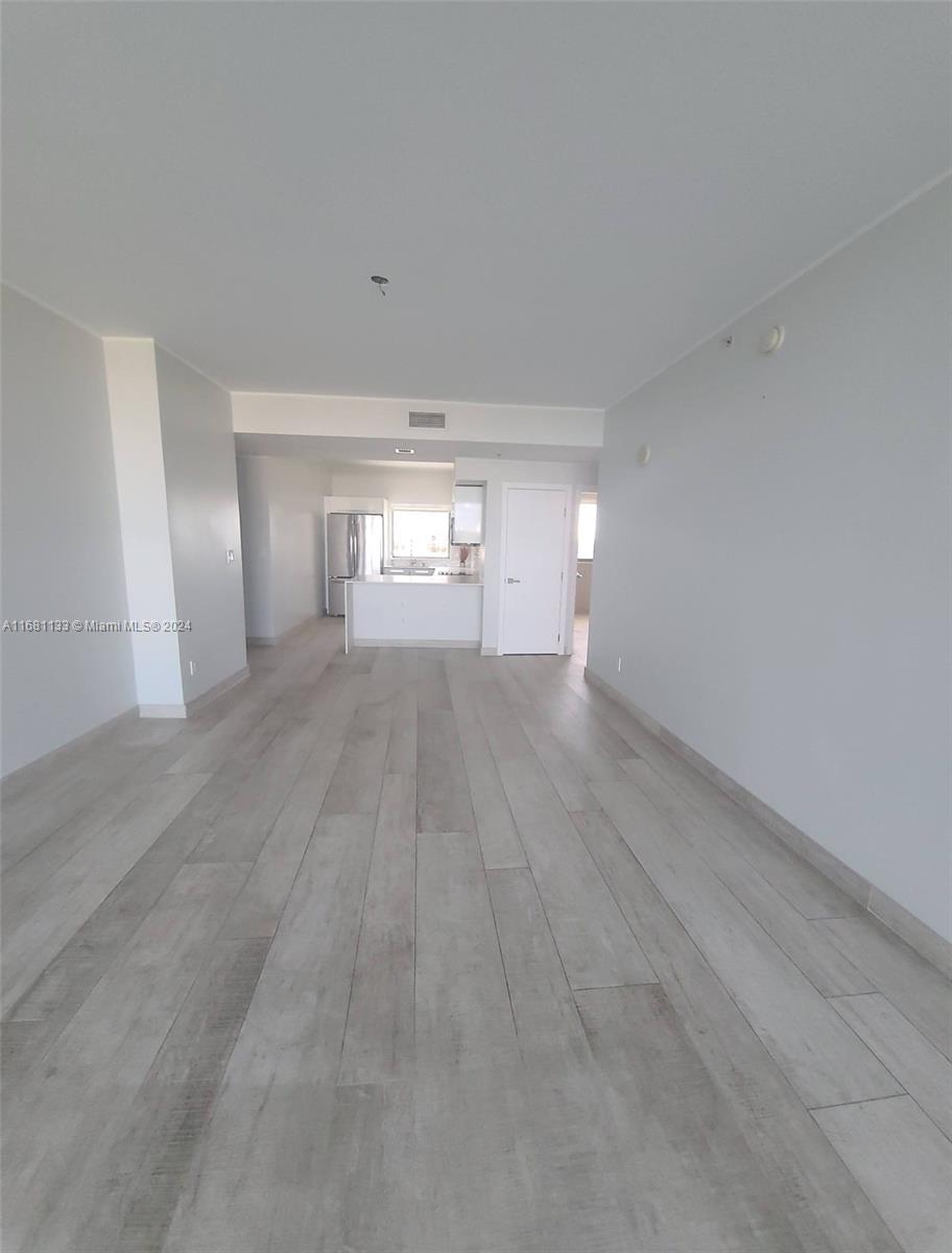 BLUE CONDO - Residential Lease
