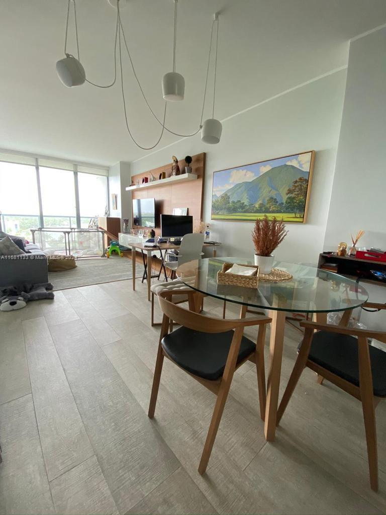 BLUE CONDO - Residential Lease