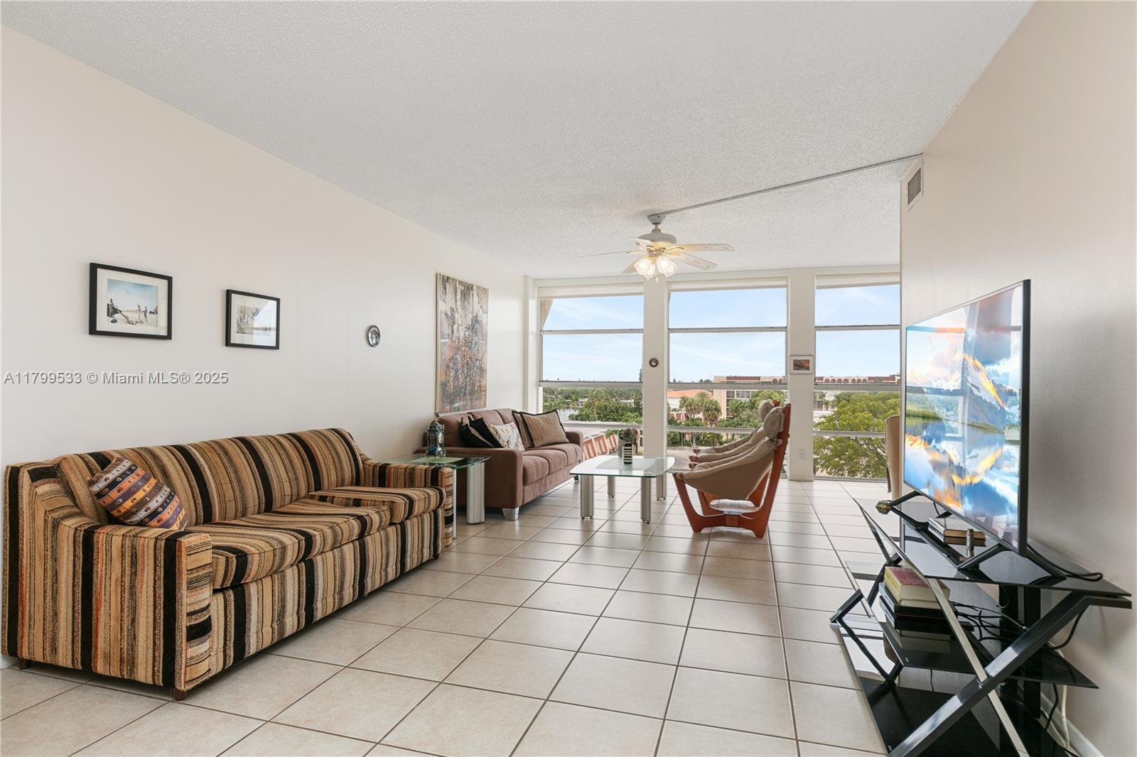 DESOTO PARK CONDO - Residential Lease