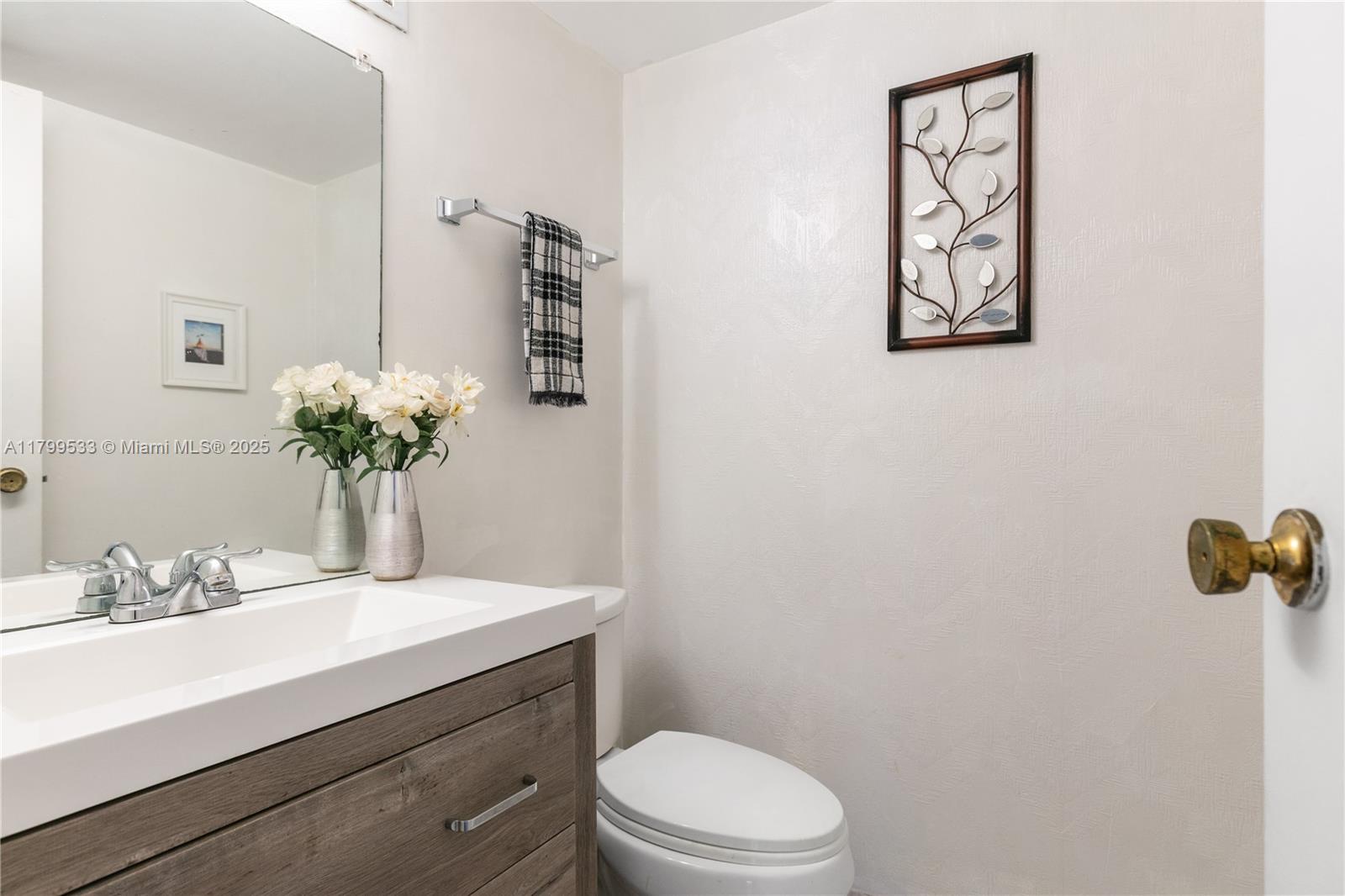 DESOTO PARK CONDO - Residential Lease