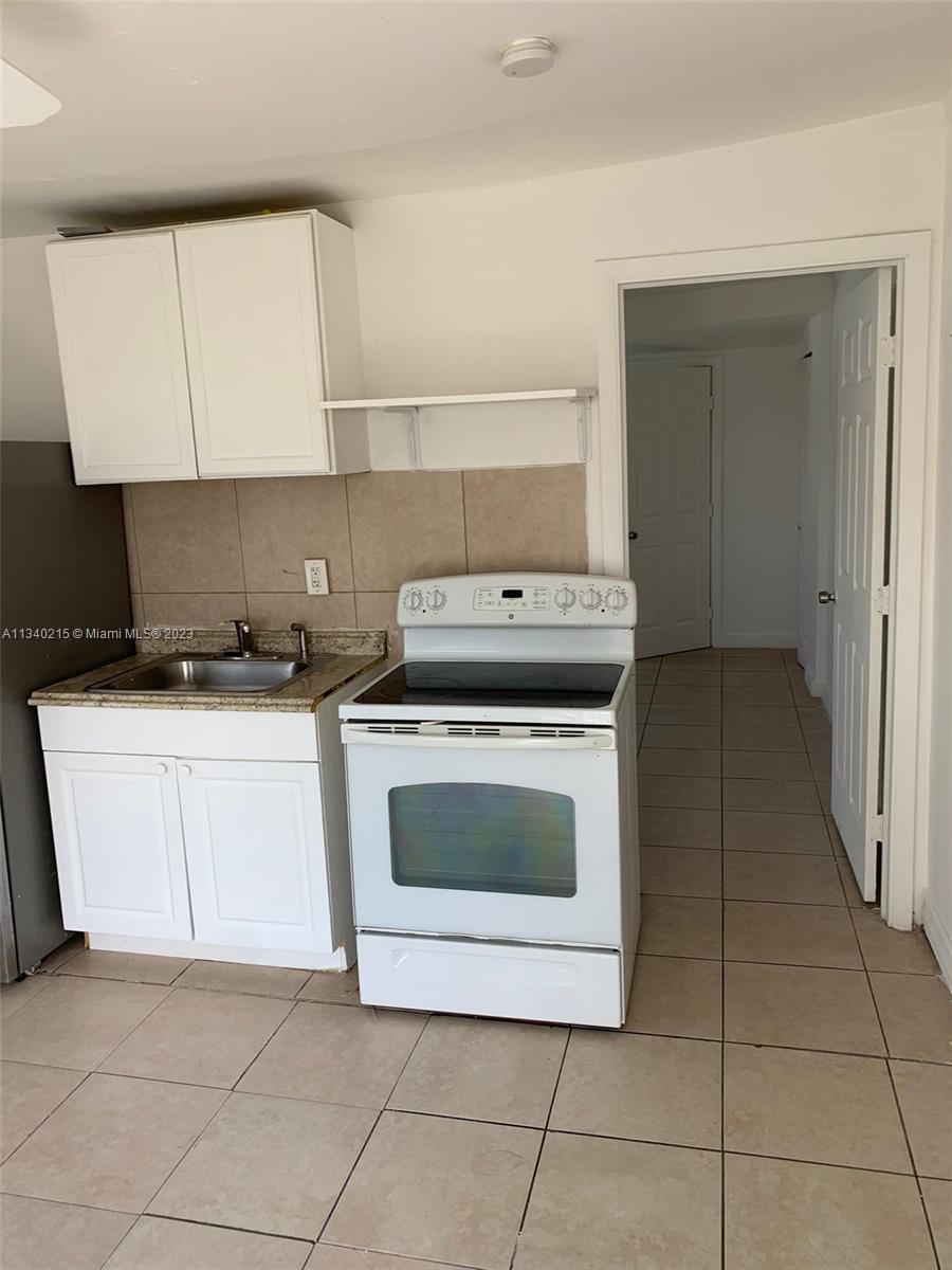 GEO M PHIPPENS SUB - Residential Lease