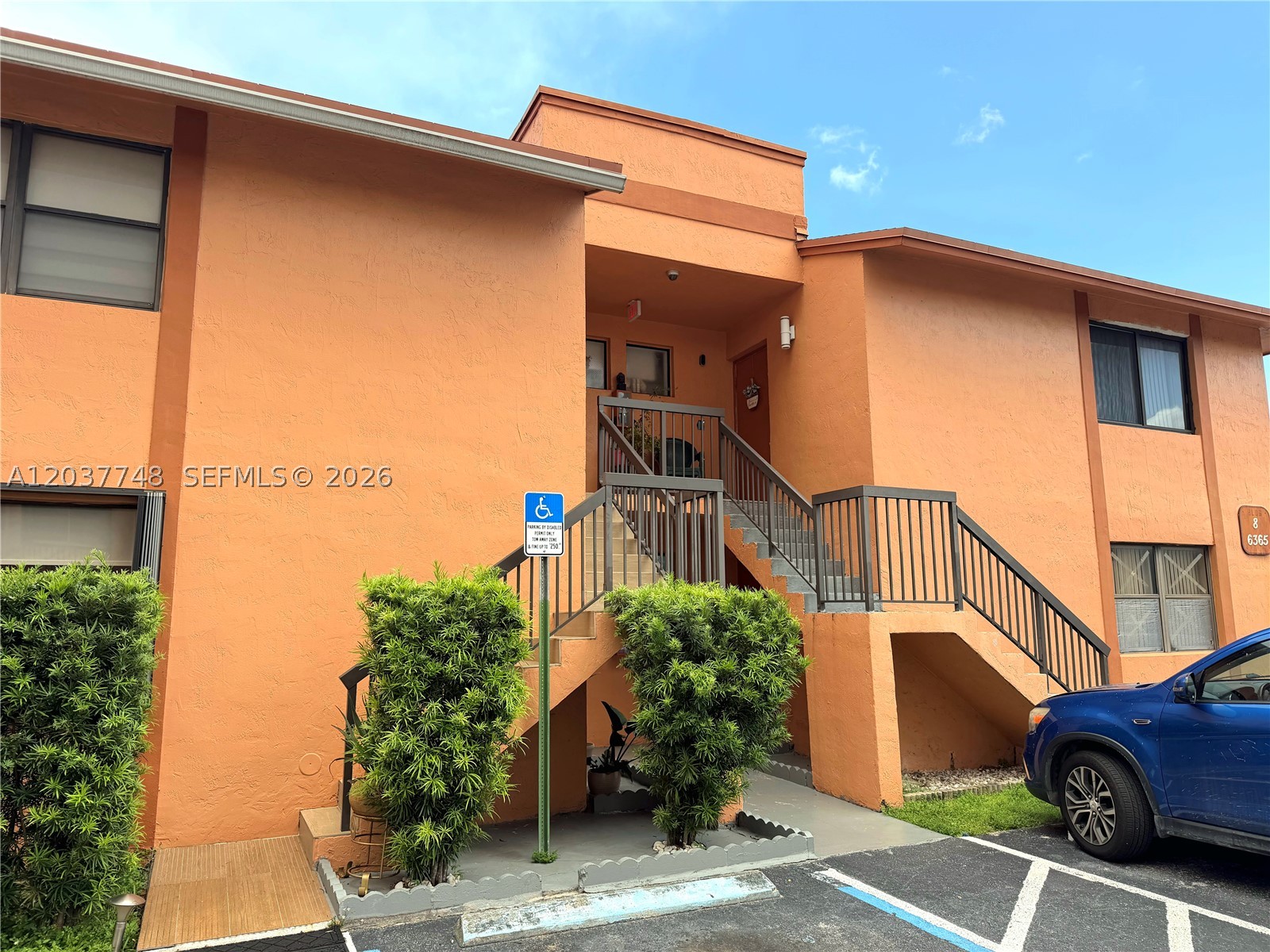 LAGO GRANDE FIVE-B CONDO - Residential