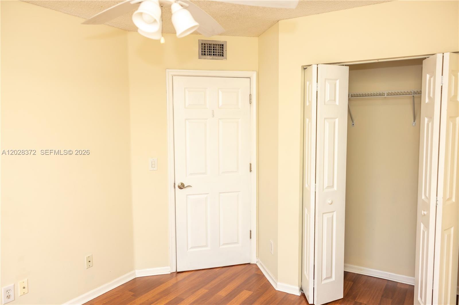 KENSINGTON MANOR - Residential