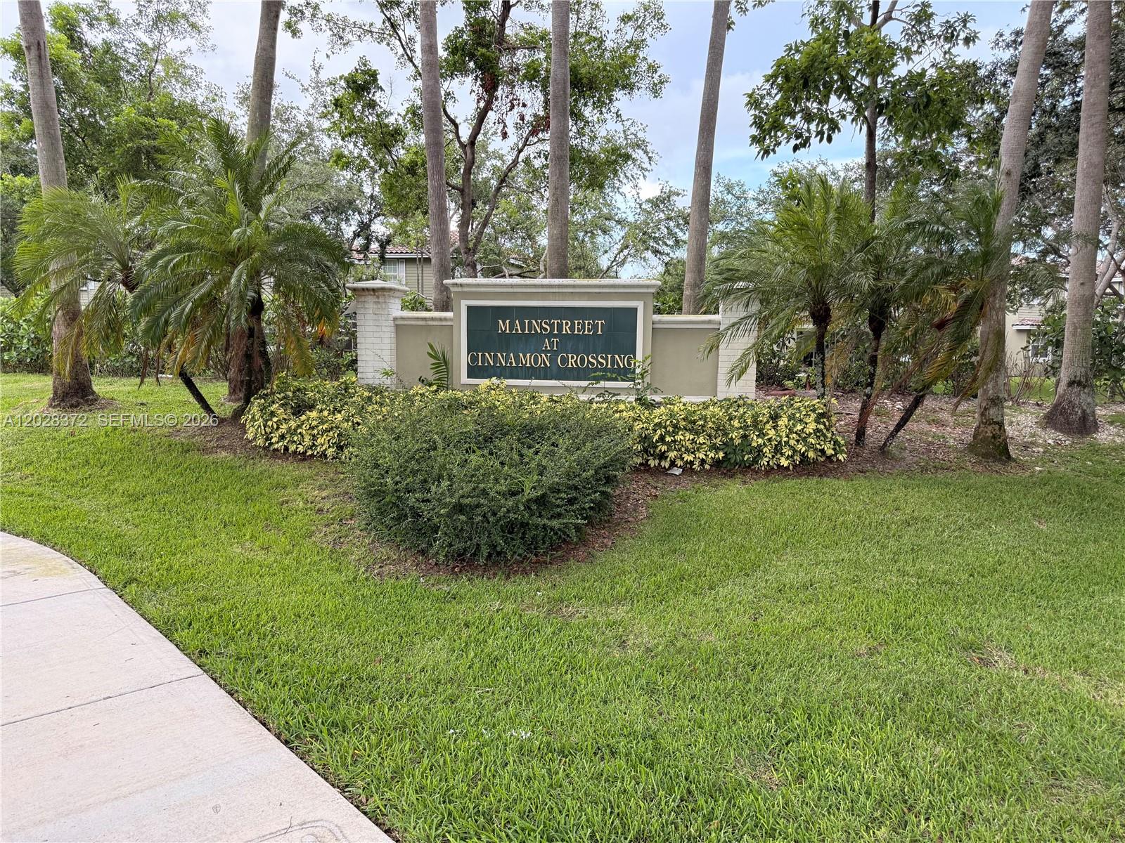 KENSINGTON MANOR - Residential