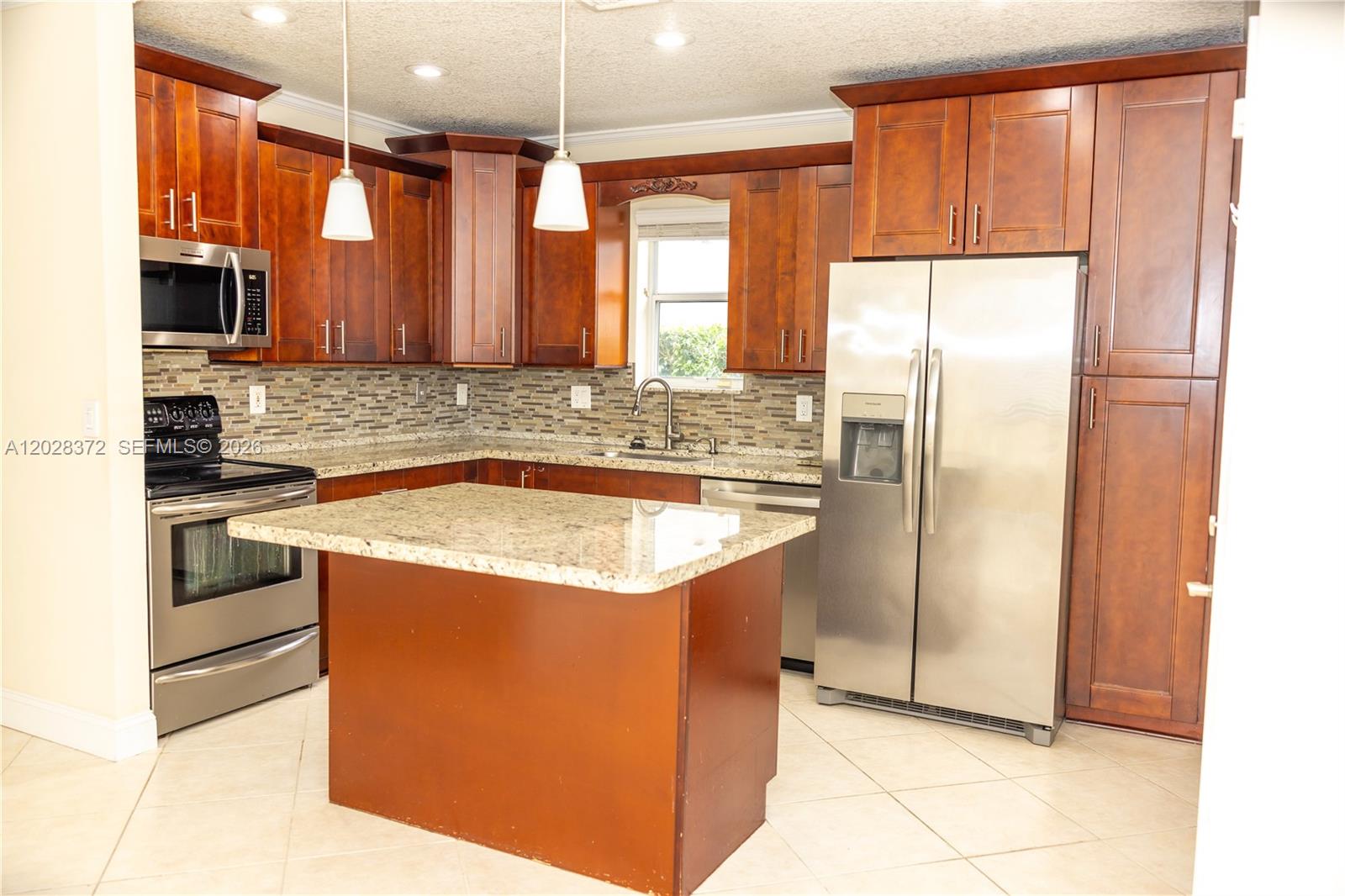 KENSINGTON MANOR - Residential