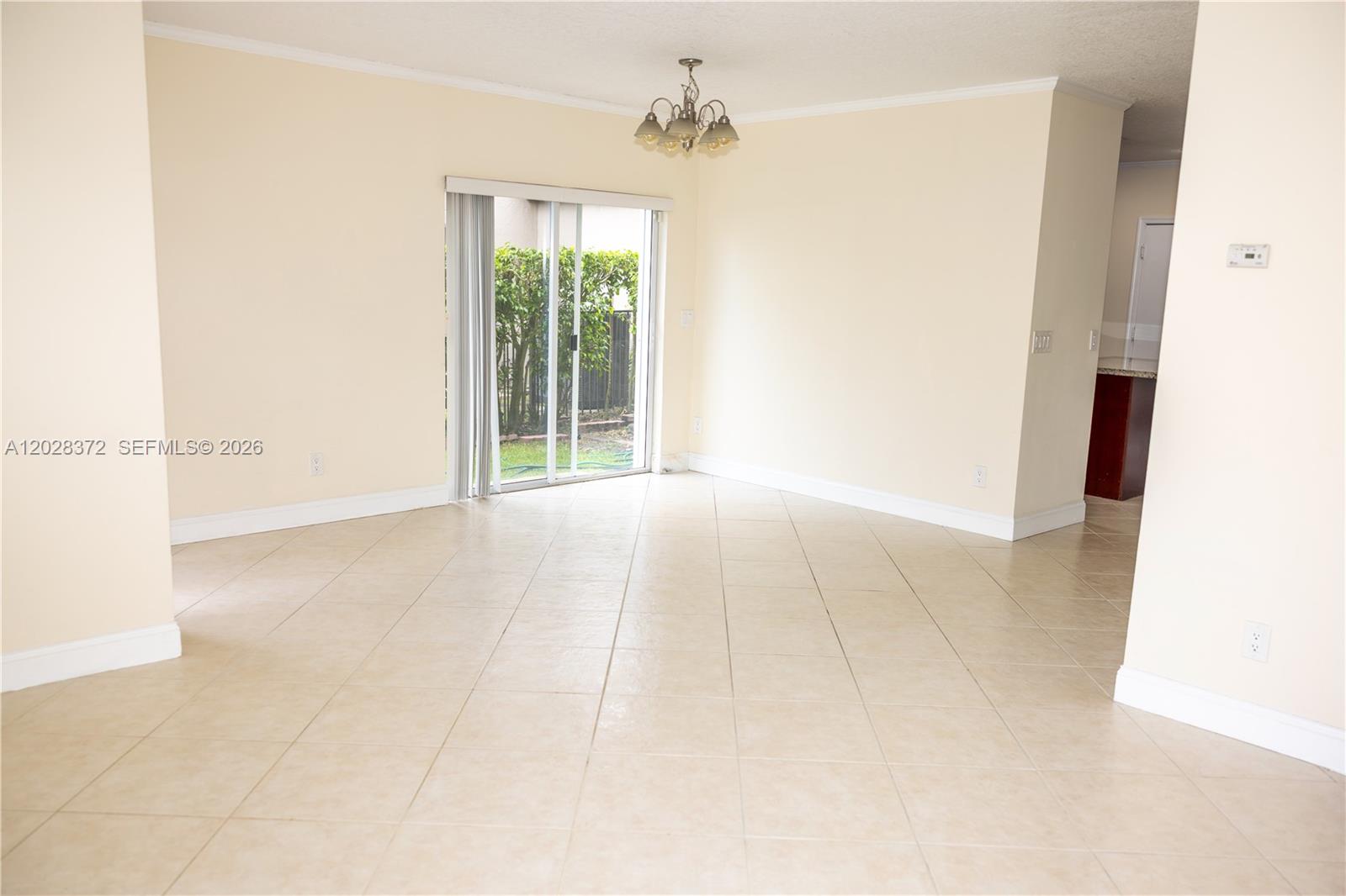 KENSINGTON MANOR - Residential