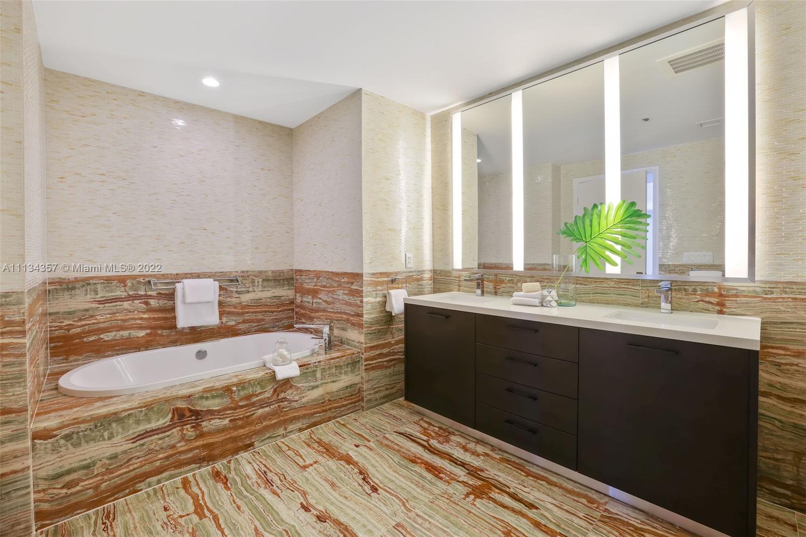 ONE OCEAN CONDO - Residential