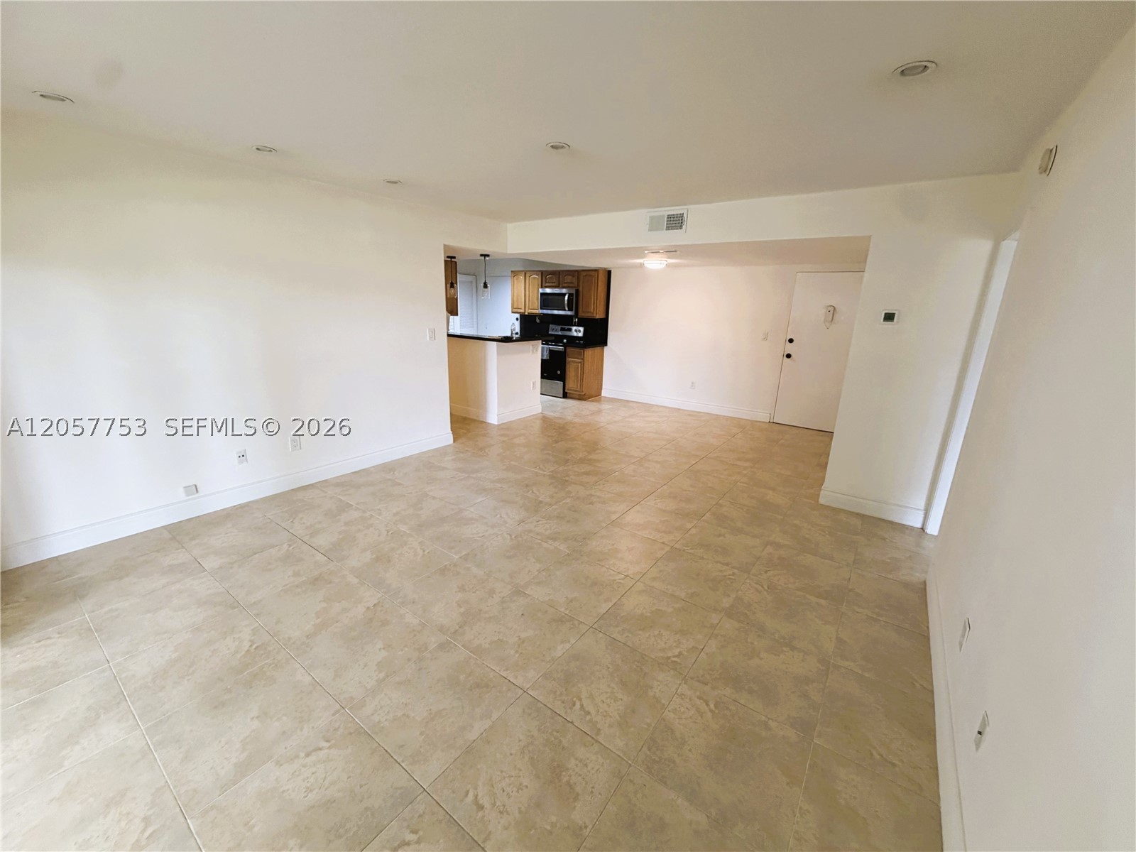 DADELAND CAPRI CONDO - Residential
