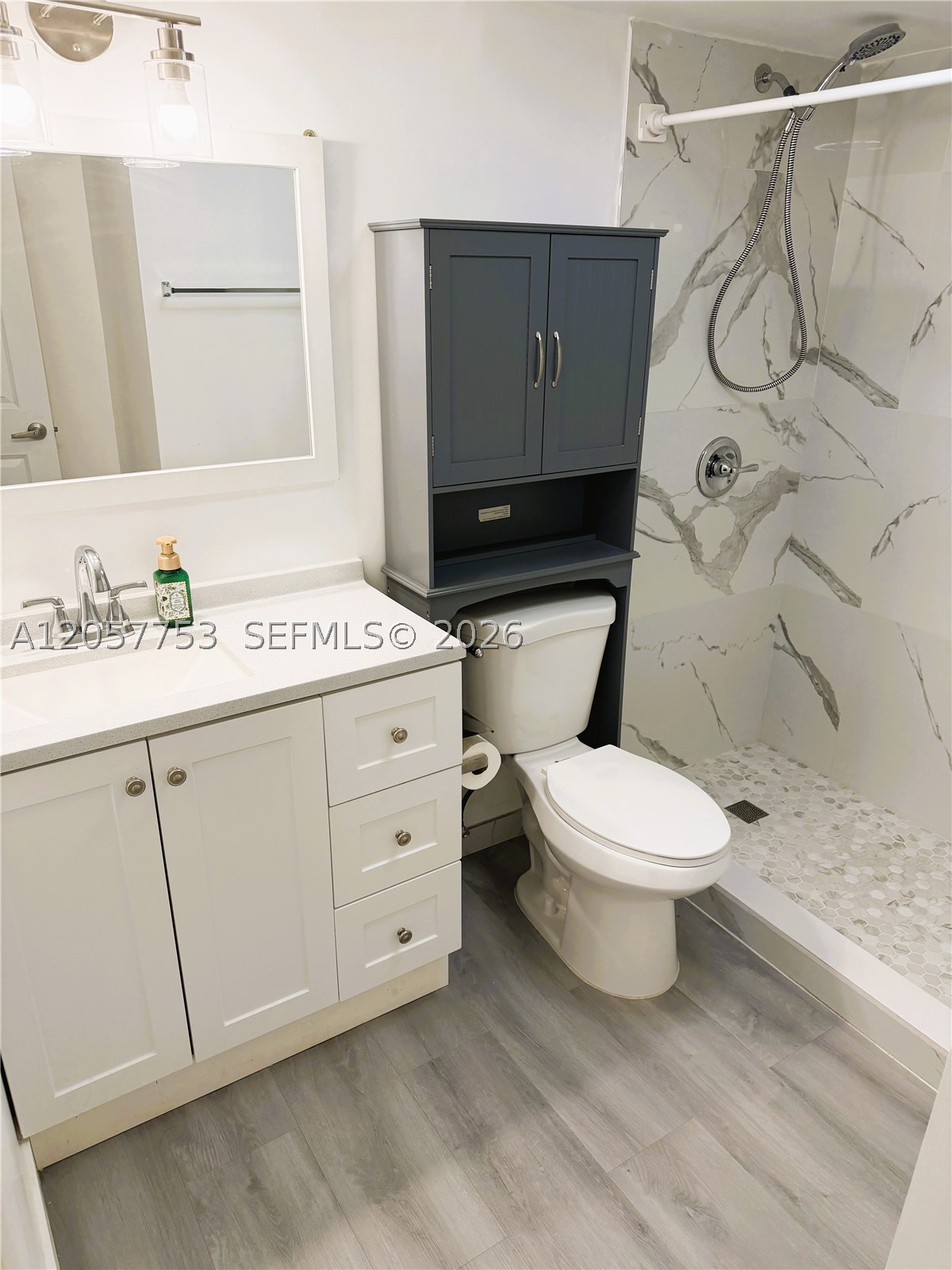 DADELAND CAPRI CONDO - Residential