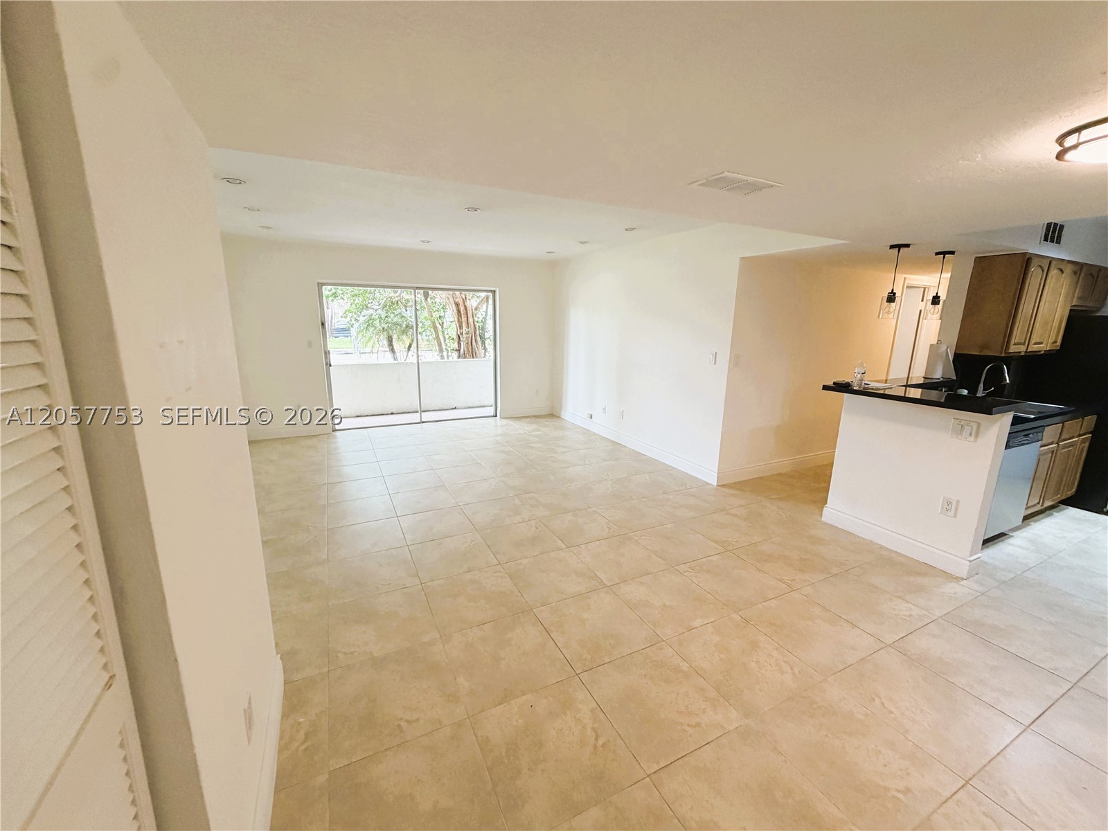 DADELAND CAPRI CONDO - Residential