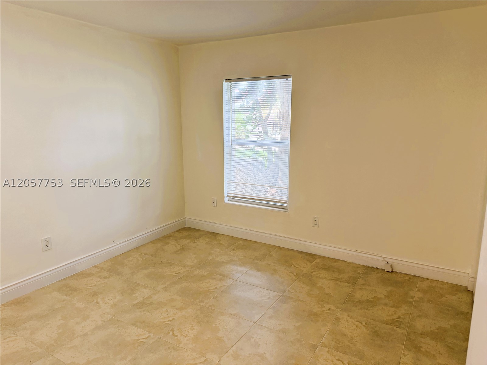 DADELAND CAPRI CONDO - Residential