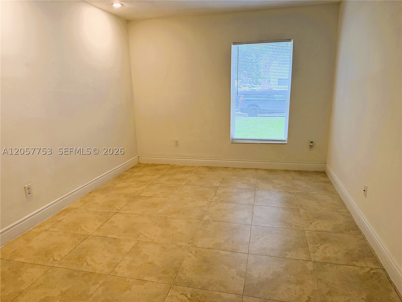 DADELAND CAPRI CONDO - Residential