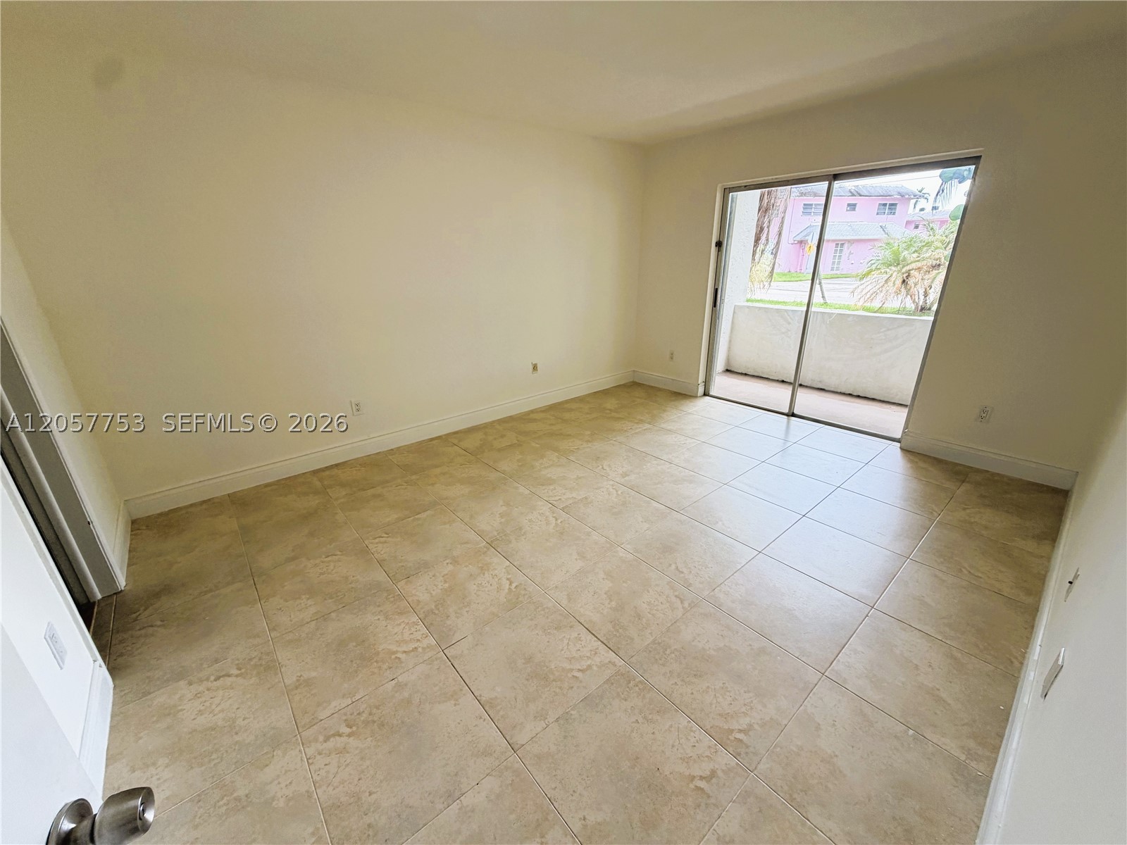 DADELAND CAPRI CONDO - Residential