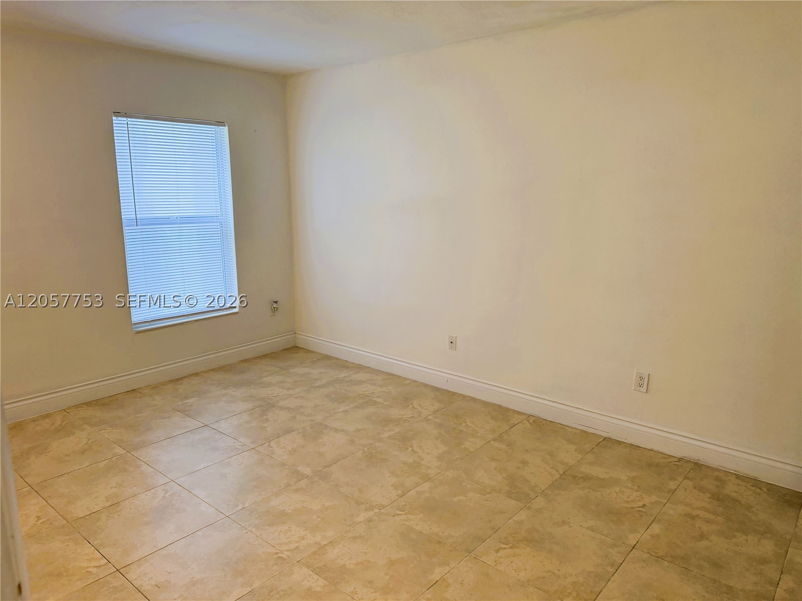 DADELAND CAPRI CONDO - Residential