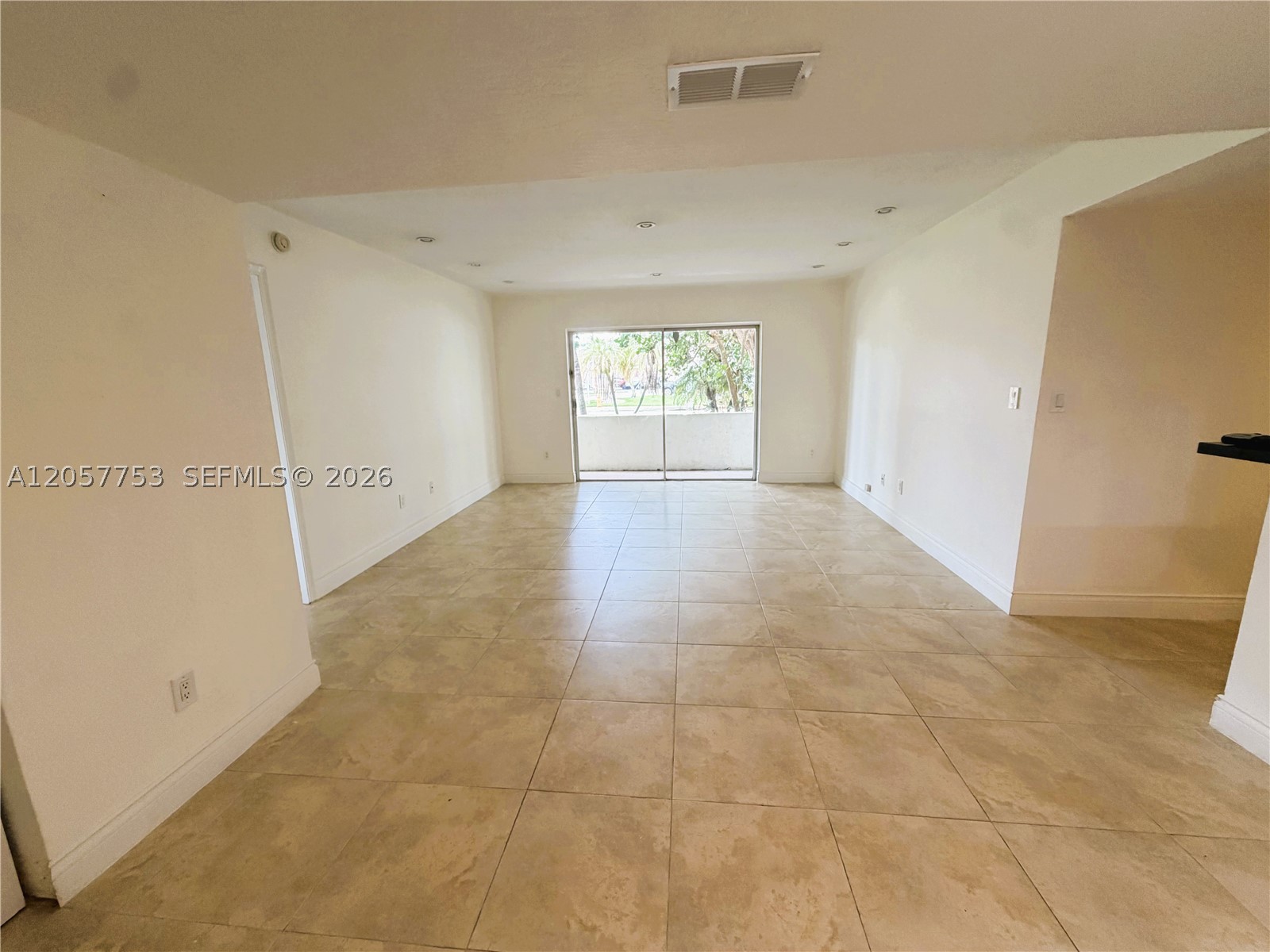 DADELAND CAPRI CONDO - Residential