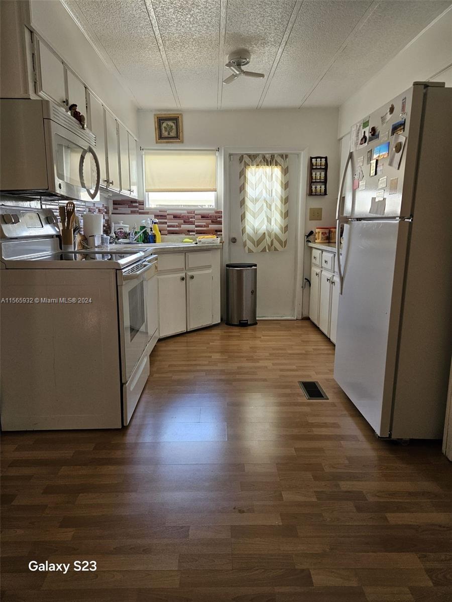 NORTHERN PINES MOBILE HOM - Residential